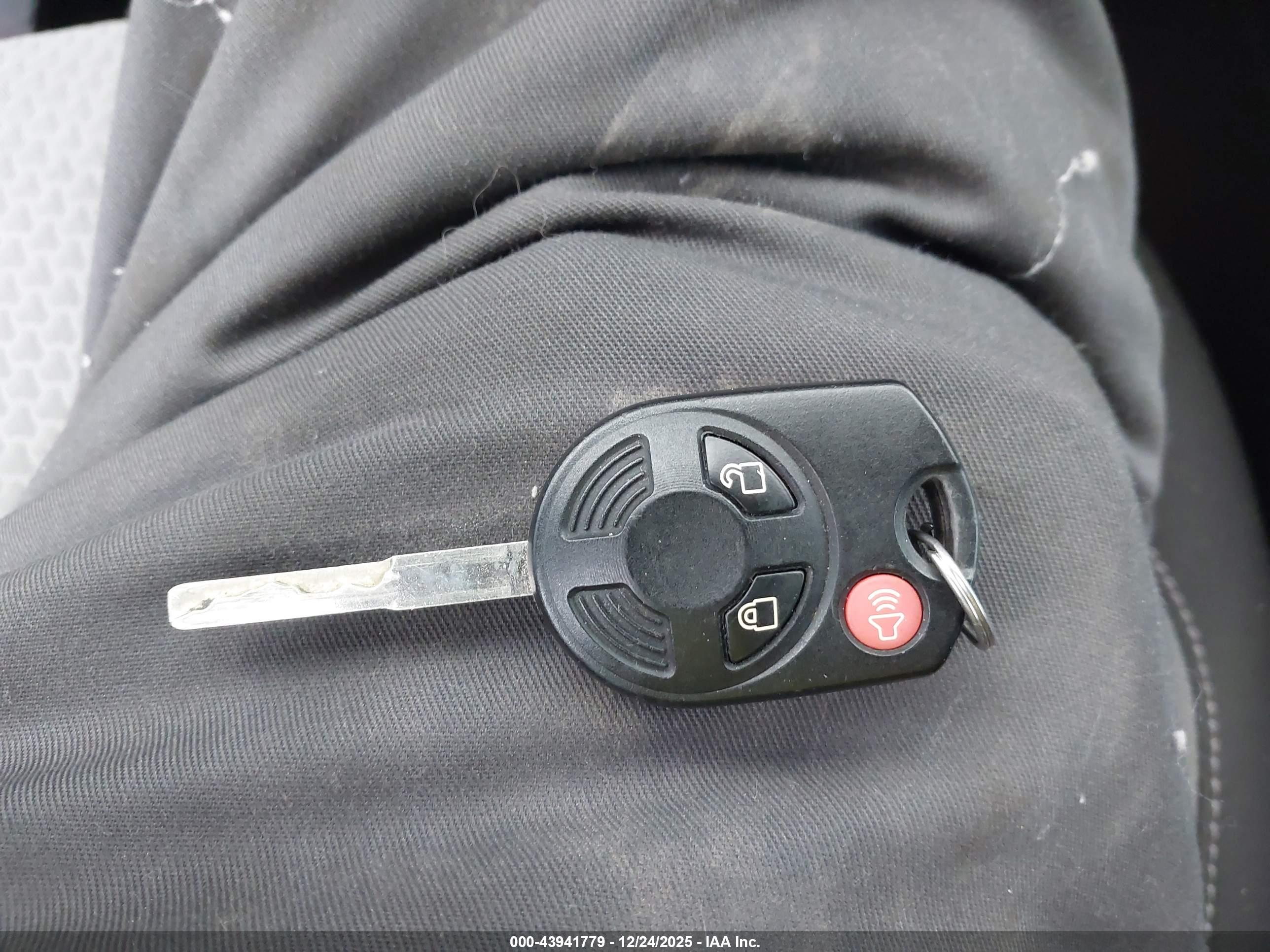 FORD ESCAPE image 11