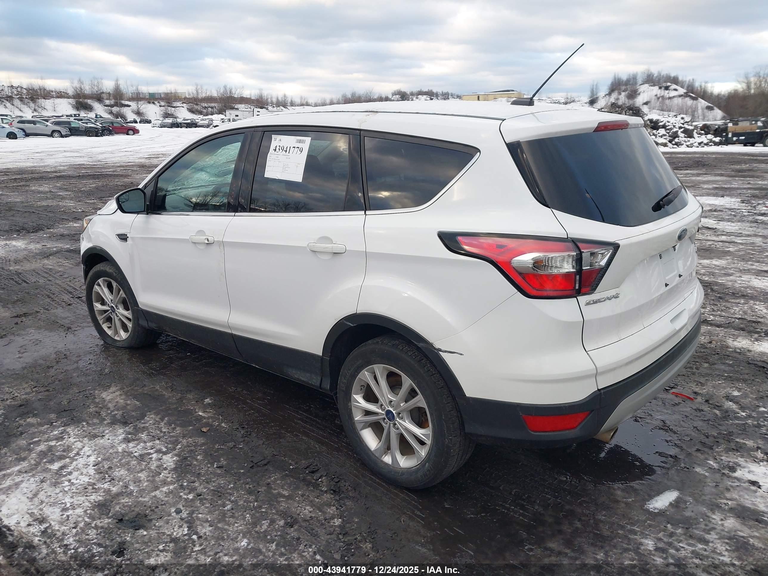 FORD ESCAPE image 3