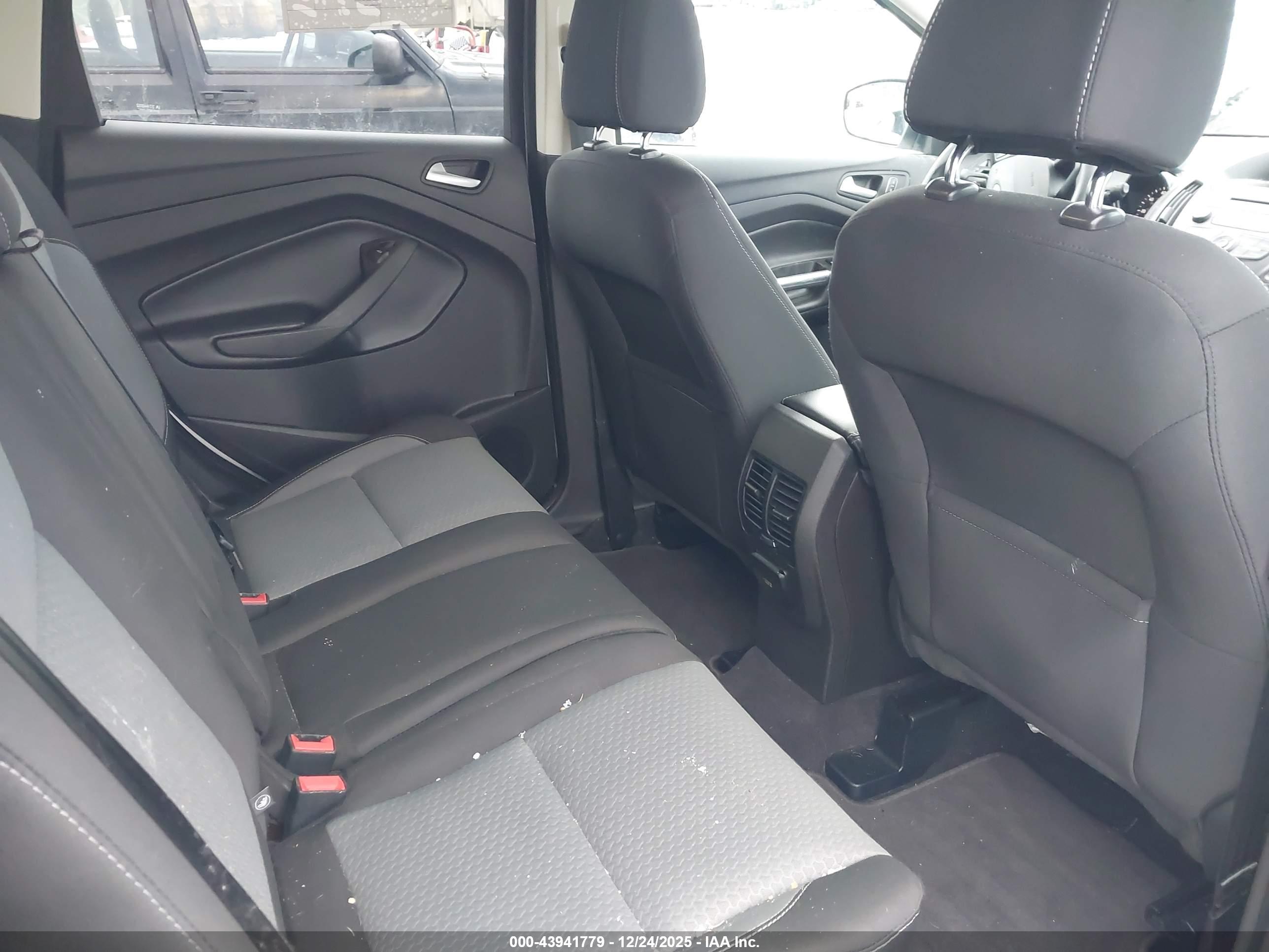 FORD ESCAPE image 8