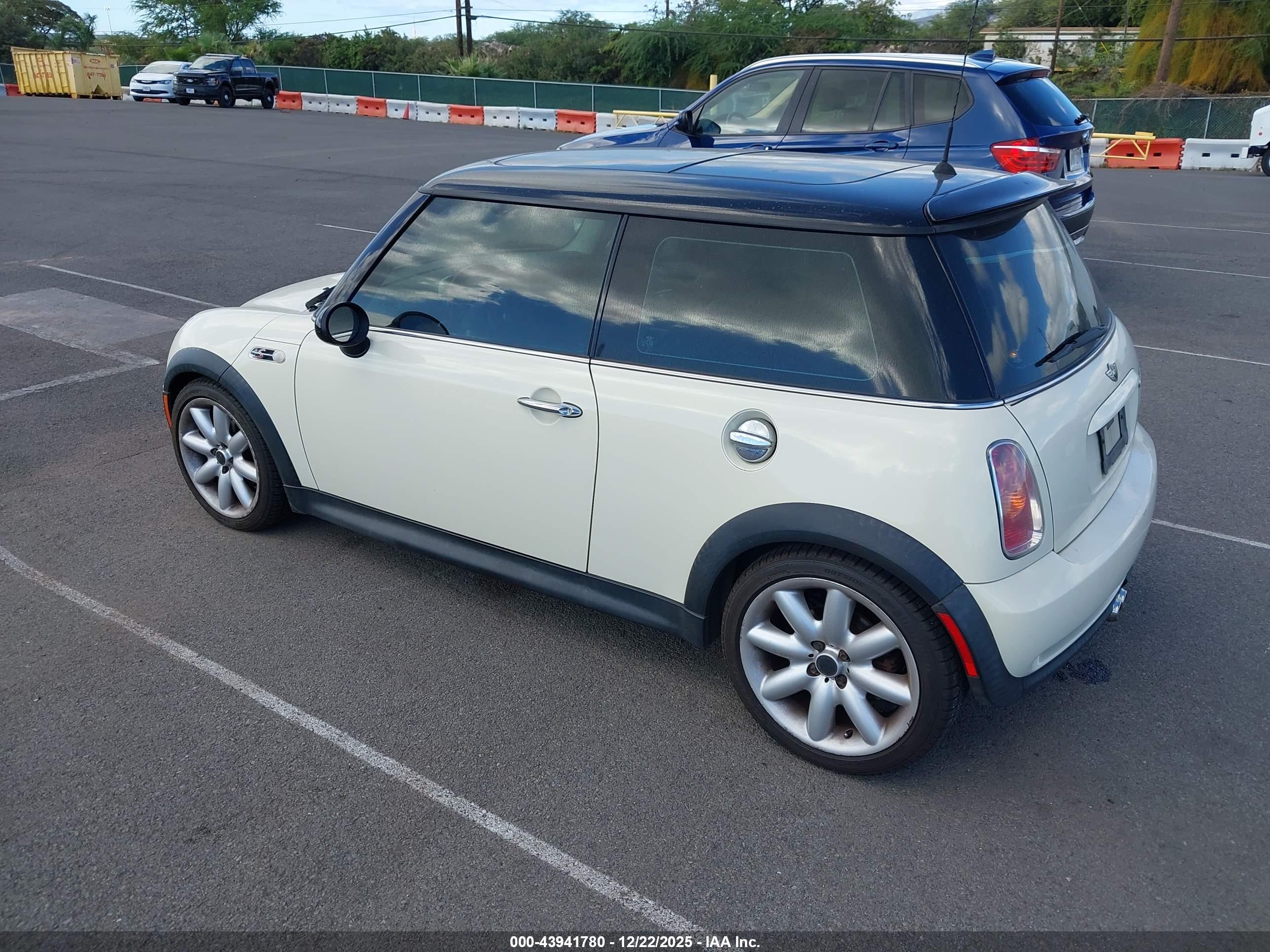 MINI COOPER image 3
