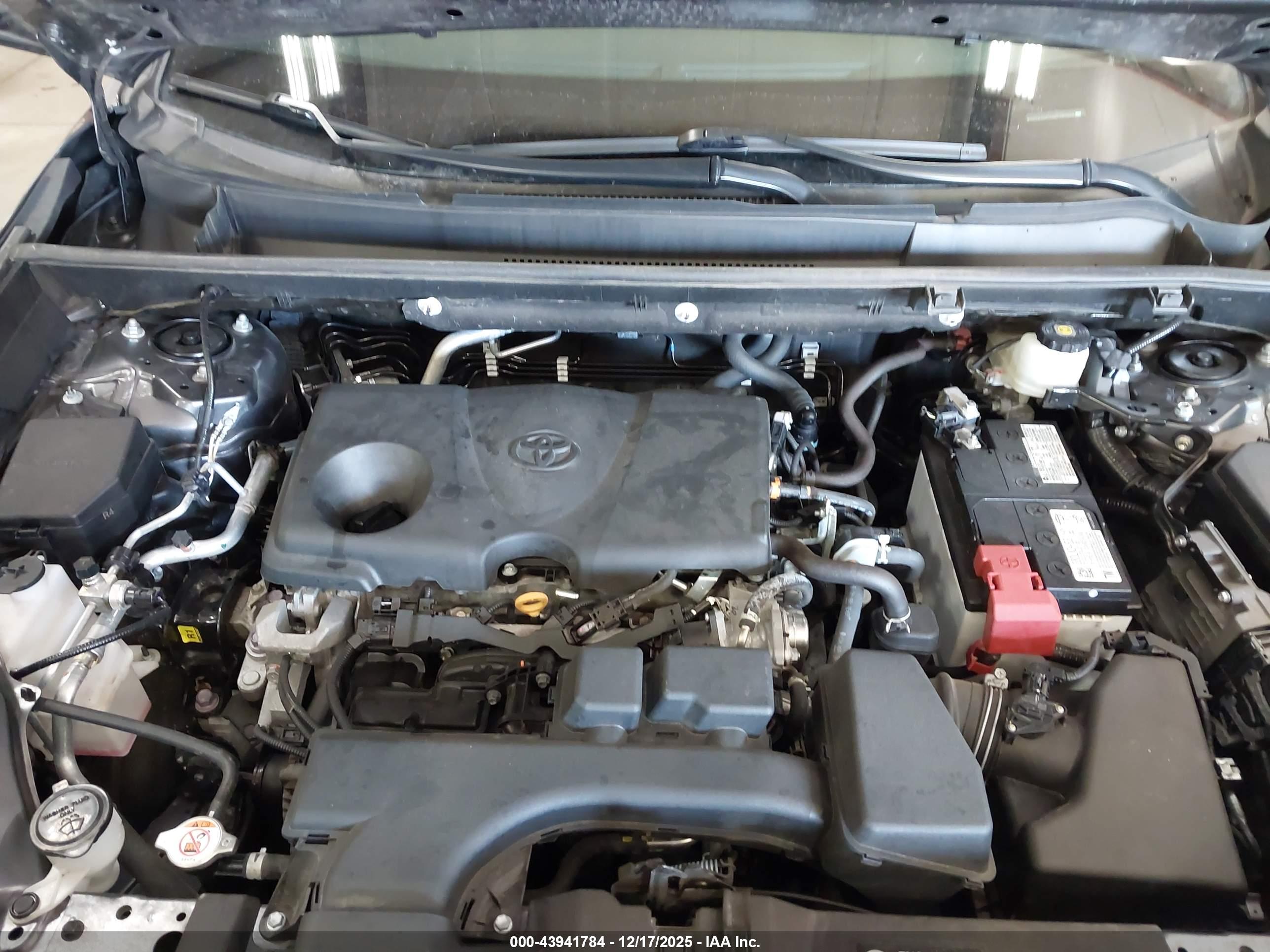 TOYOTA RAV4 image 10
