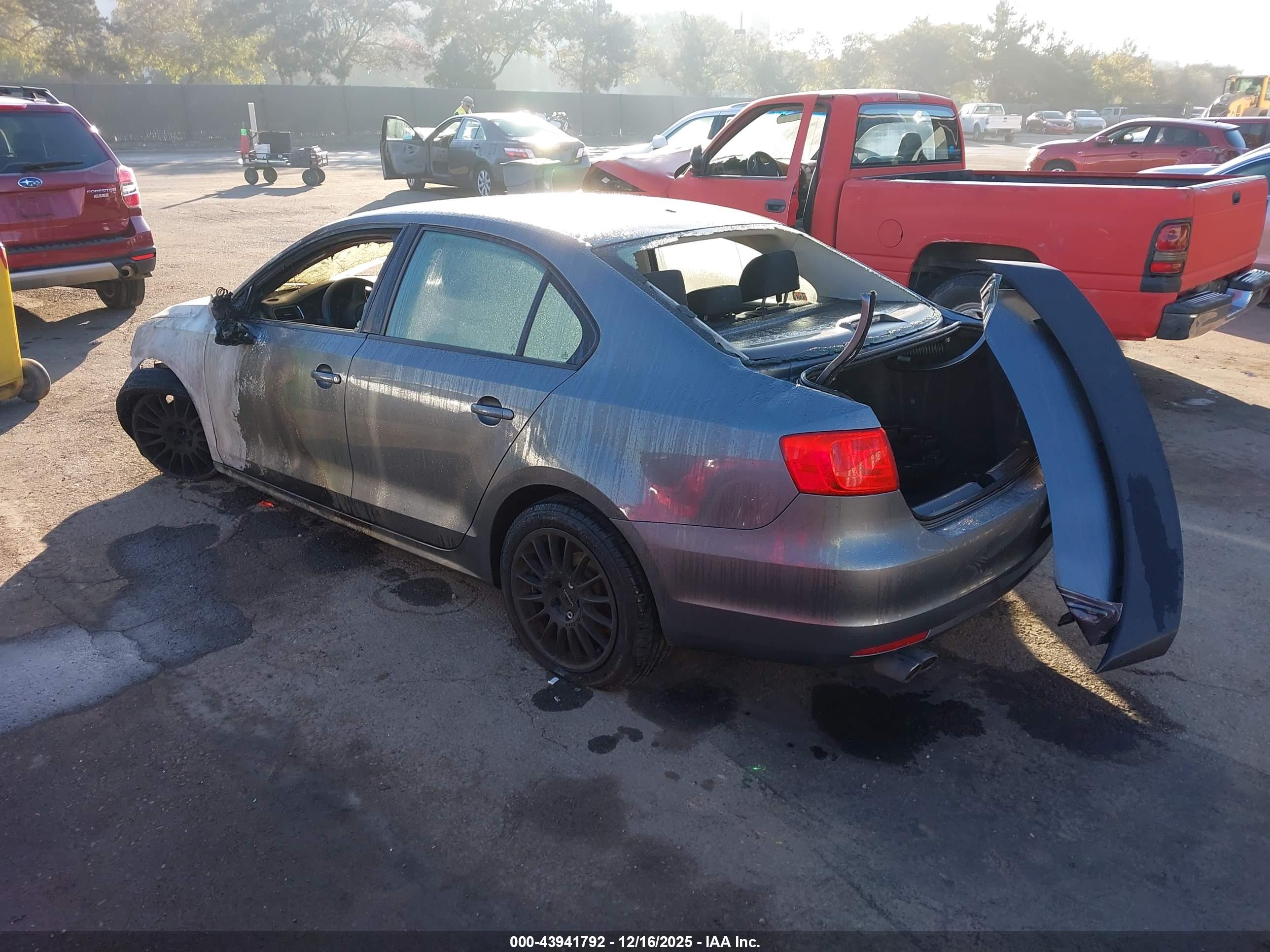 VOLKSWAGEN JETTA image 3
