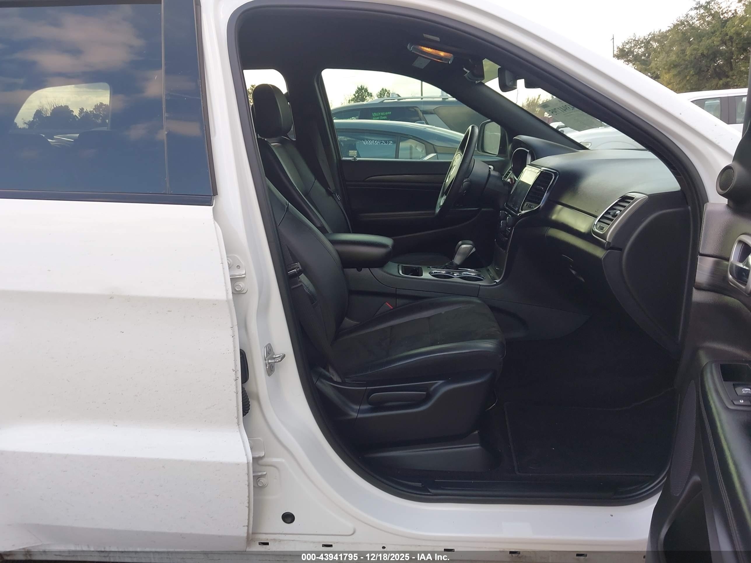 JEEP GRAND image 5