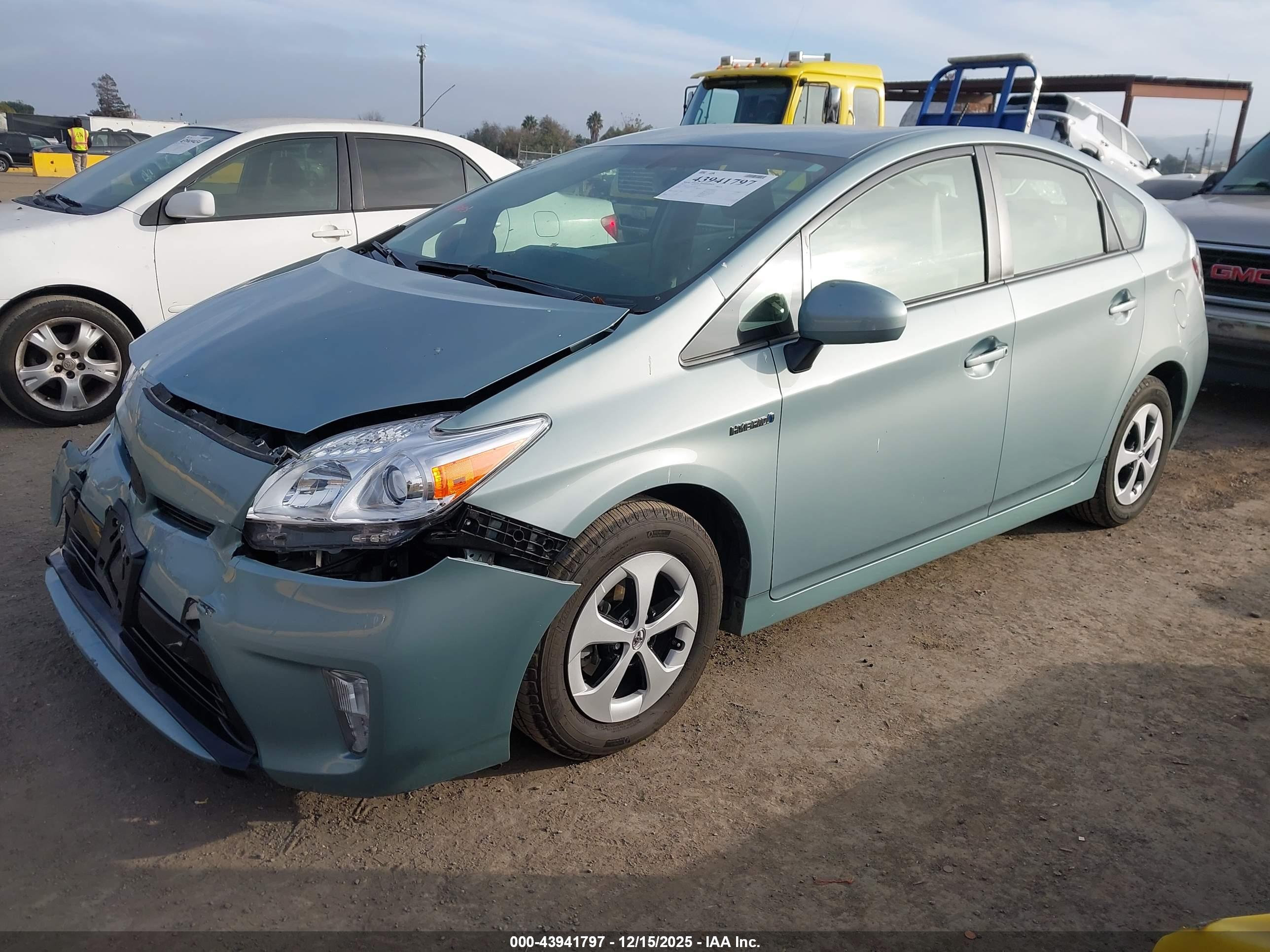TOYOTA PRIUS image 2