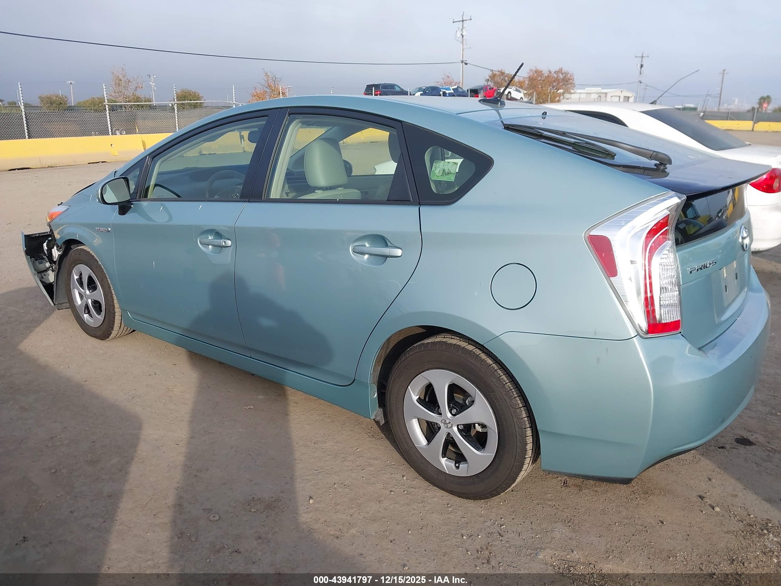 TOYOTA PRIUS image 3