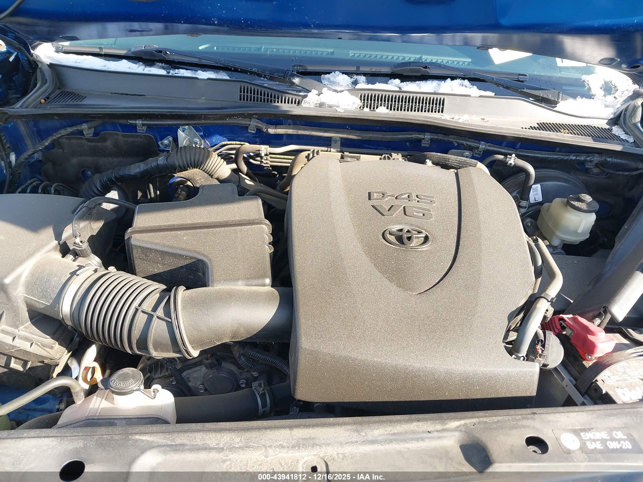 TOYOTA TACOMA image 10