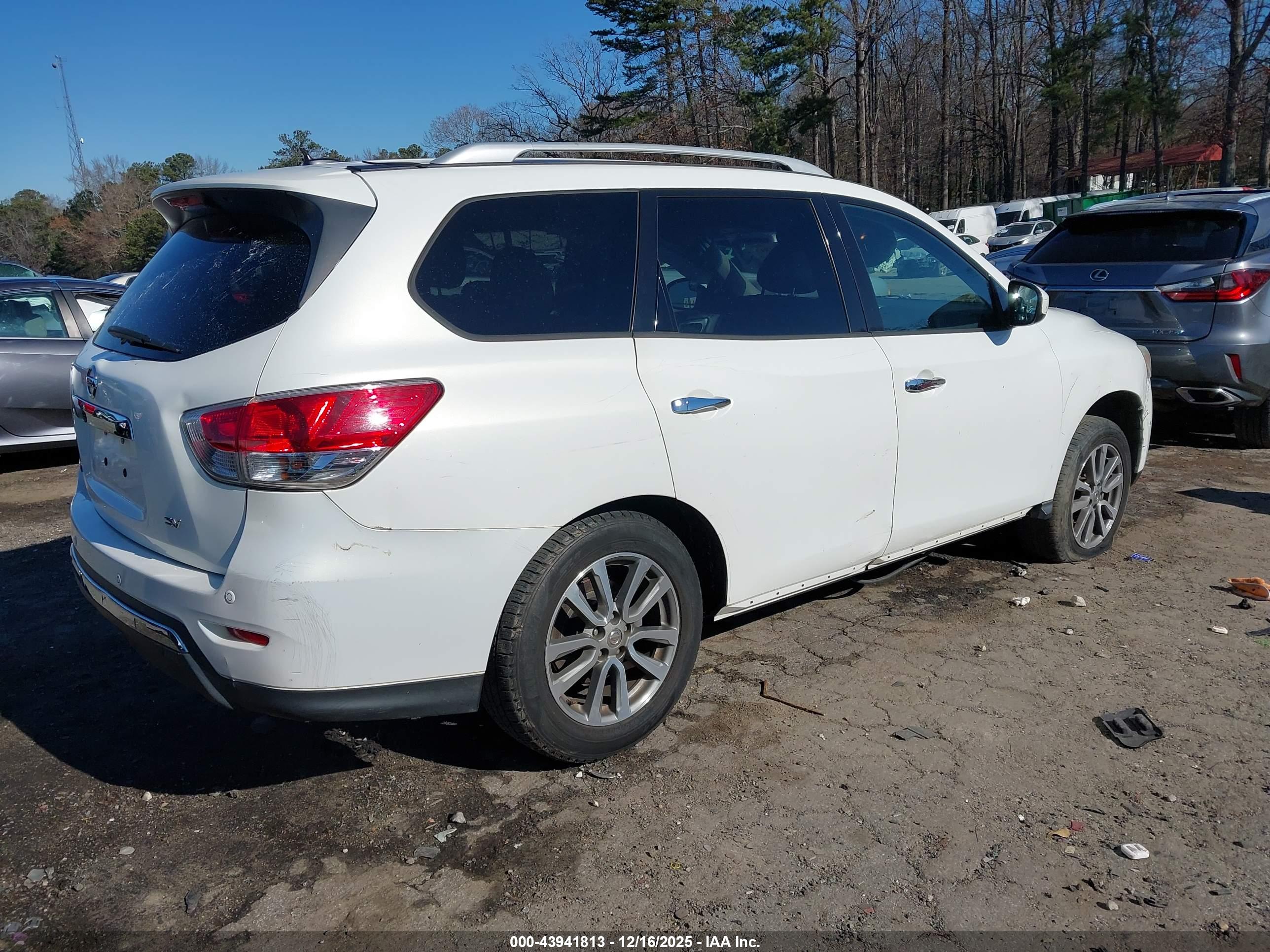 NISSAN PATHFINDER image 4