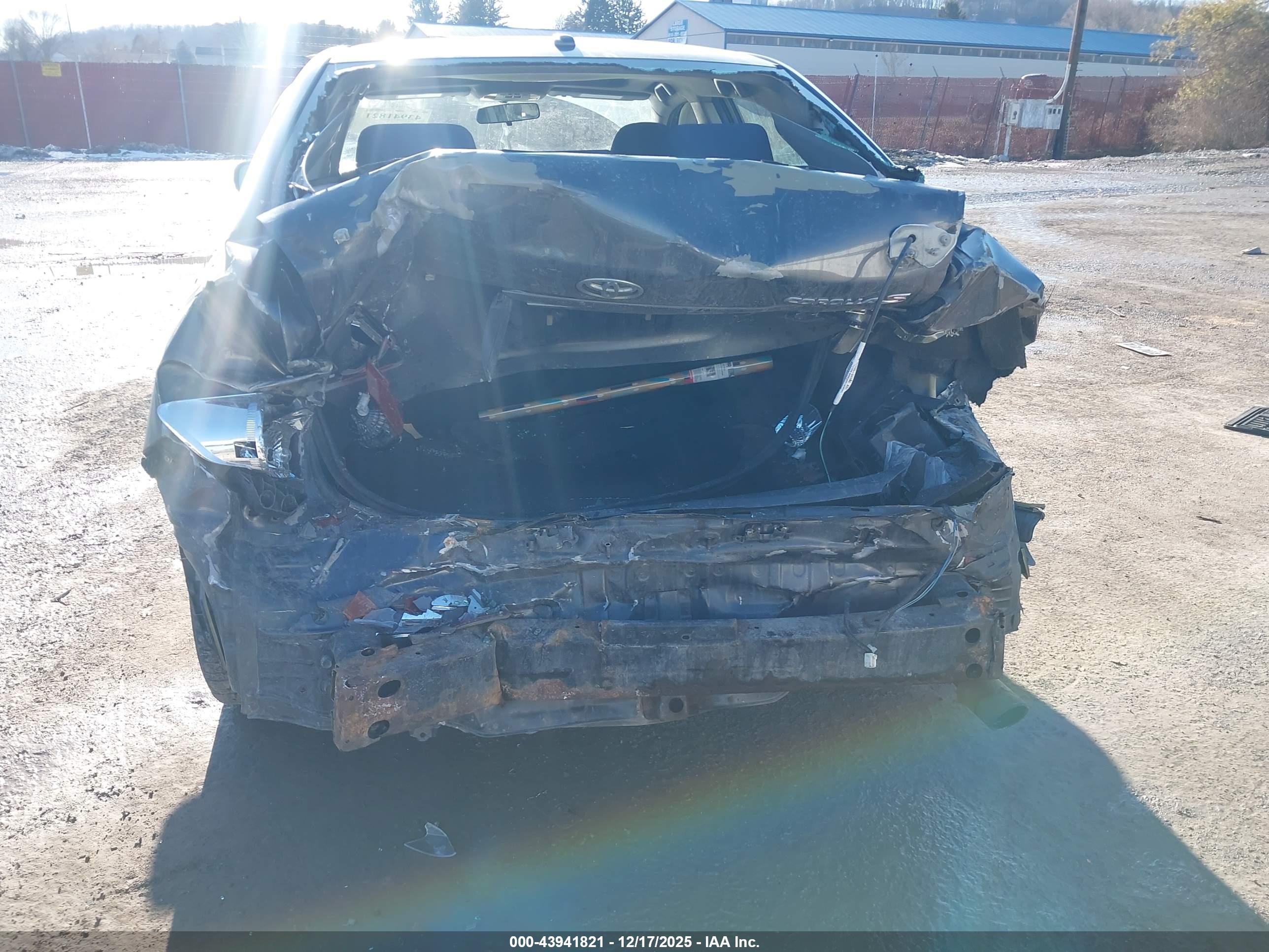 TOYOTA COROLLA image 6