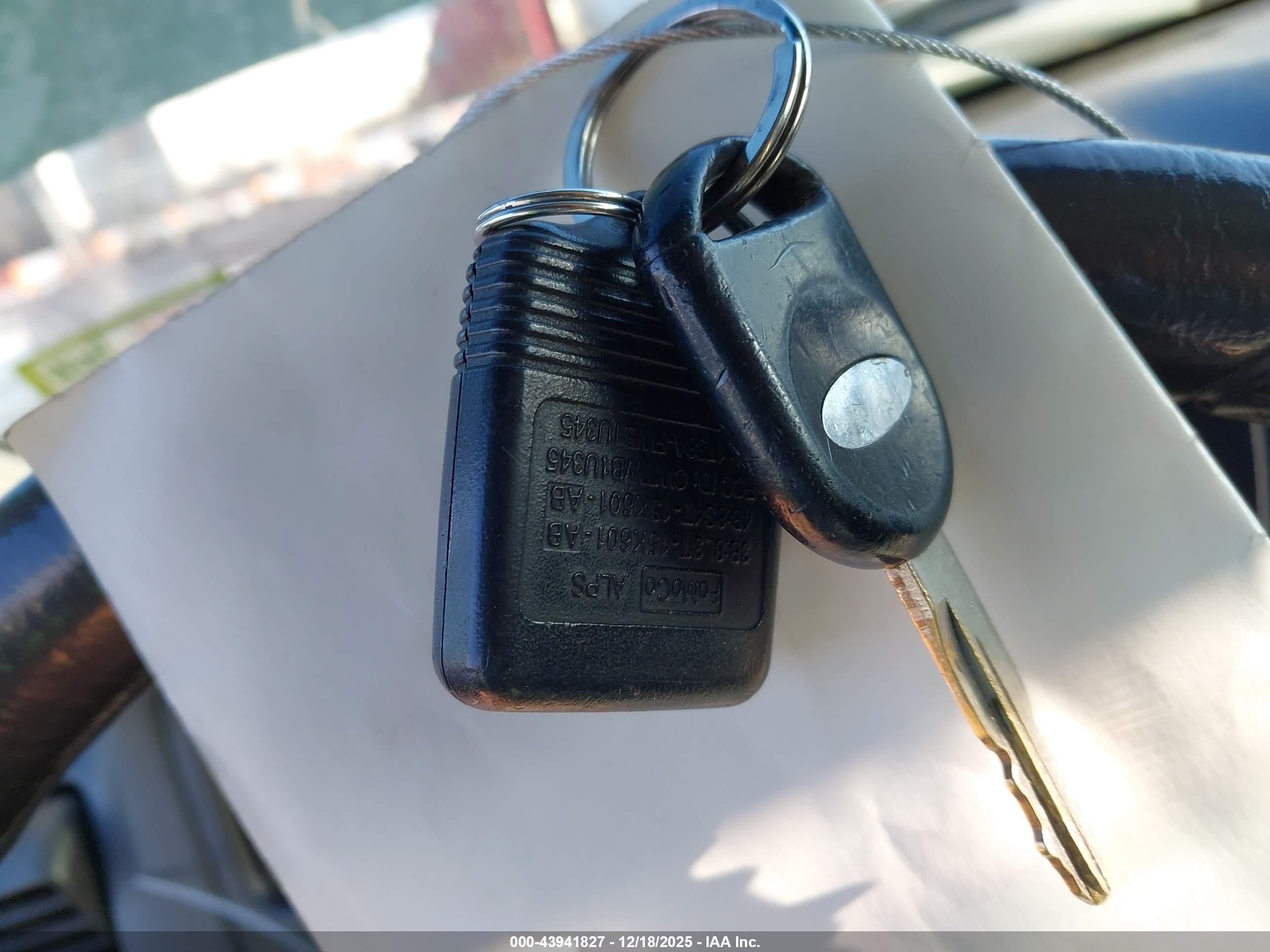 FORD ESCAPE image 11