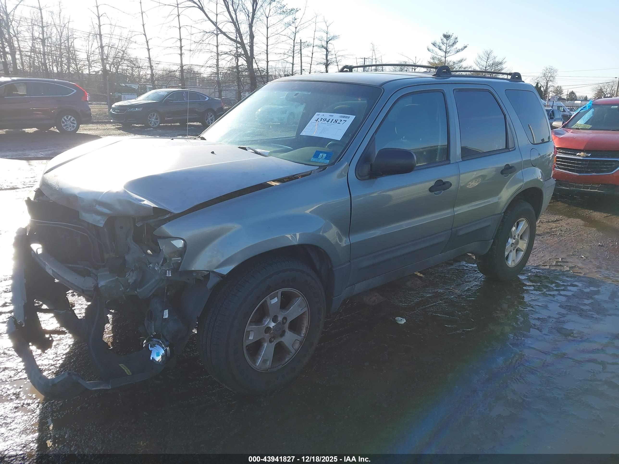 FORD ESCAPE image 2