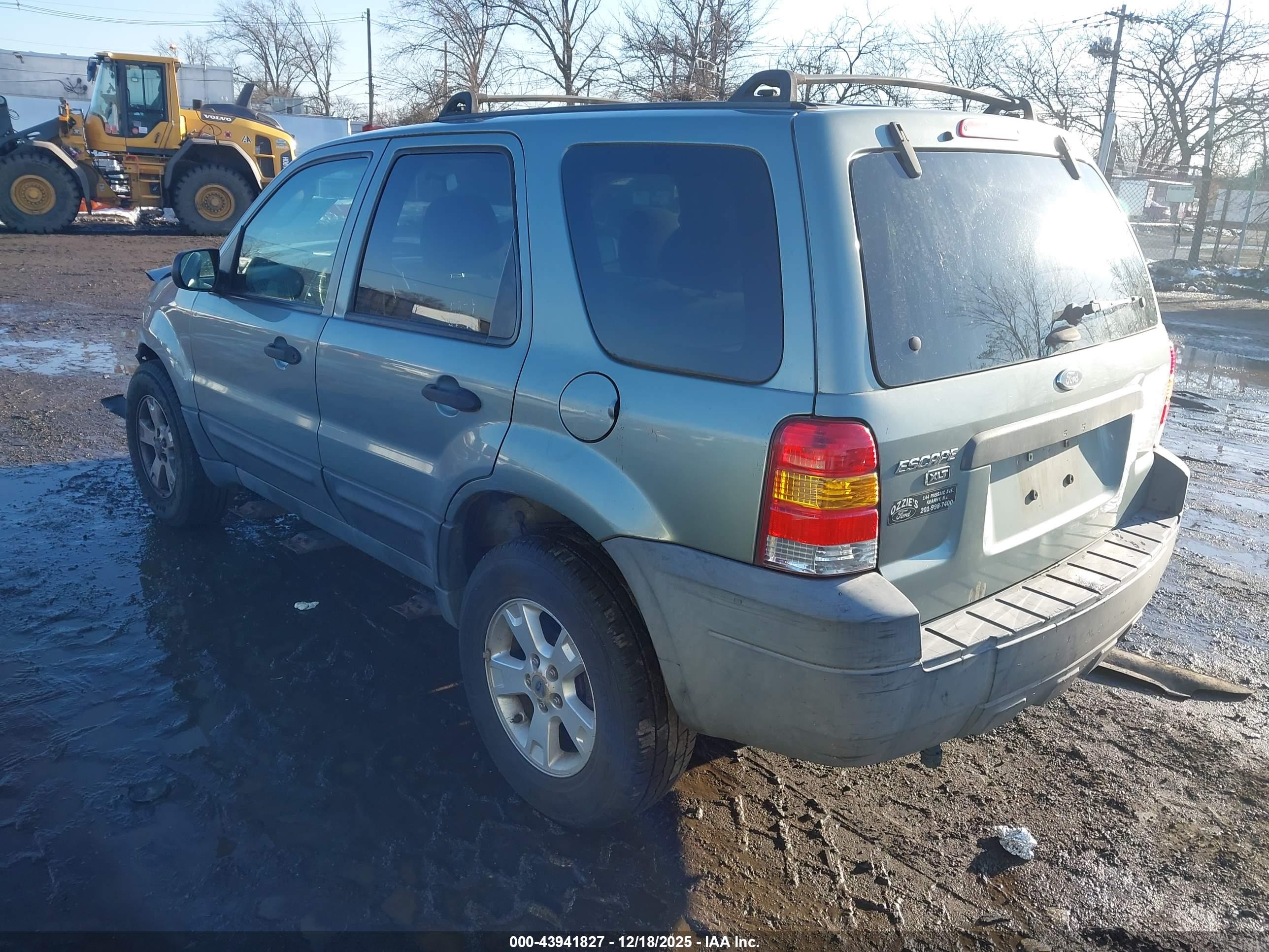 FORD ESCAPE image 3