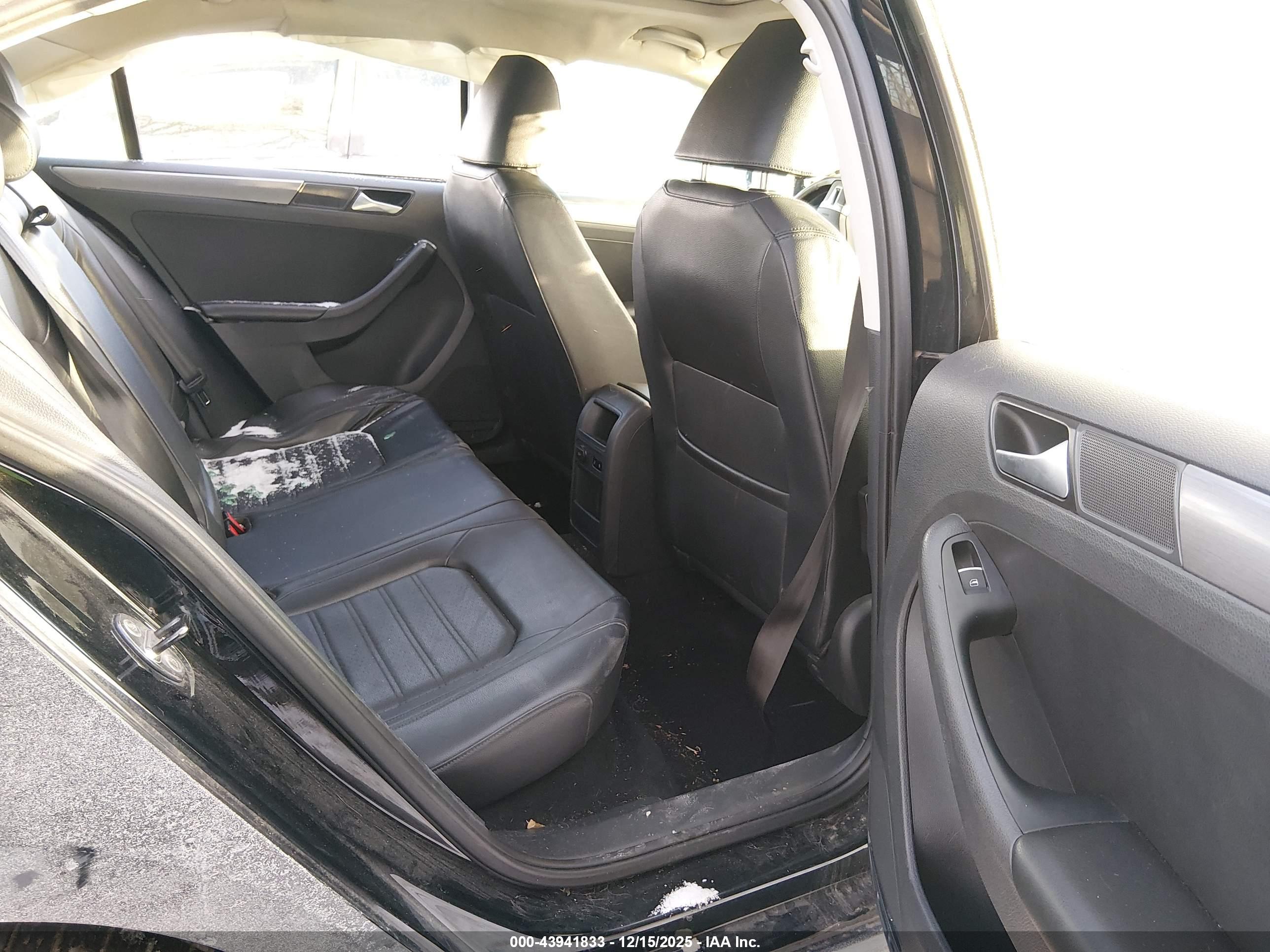 VOLKSWAGEN JETTA image 8