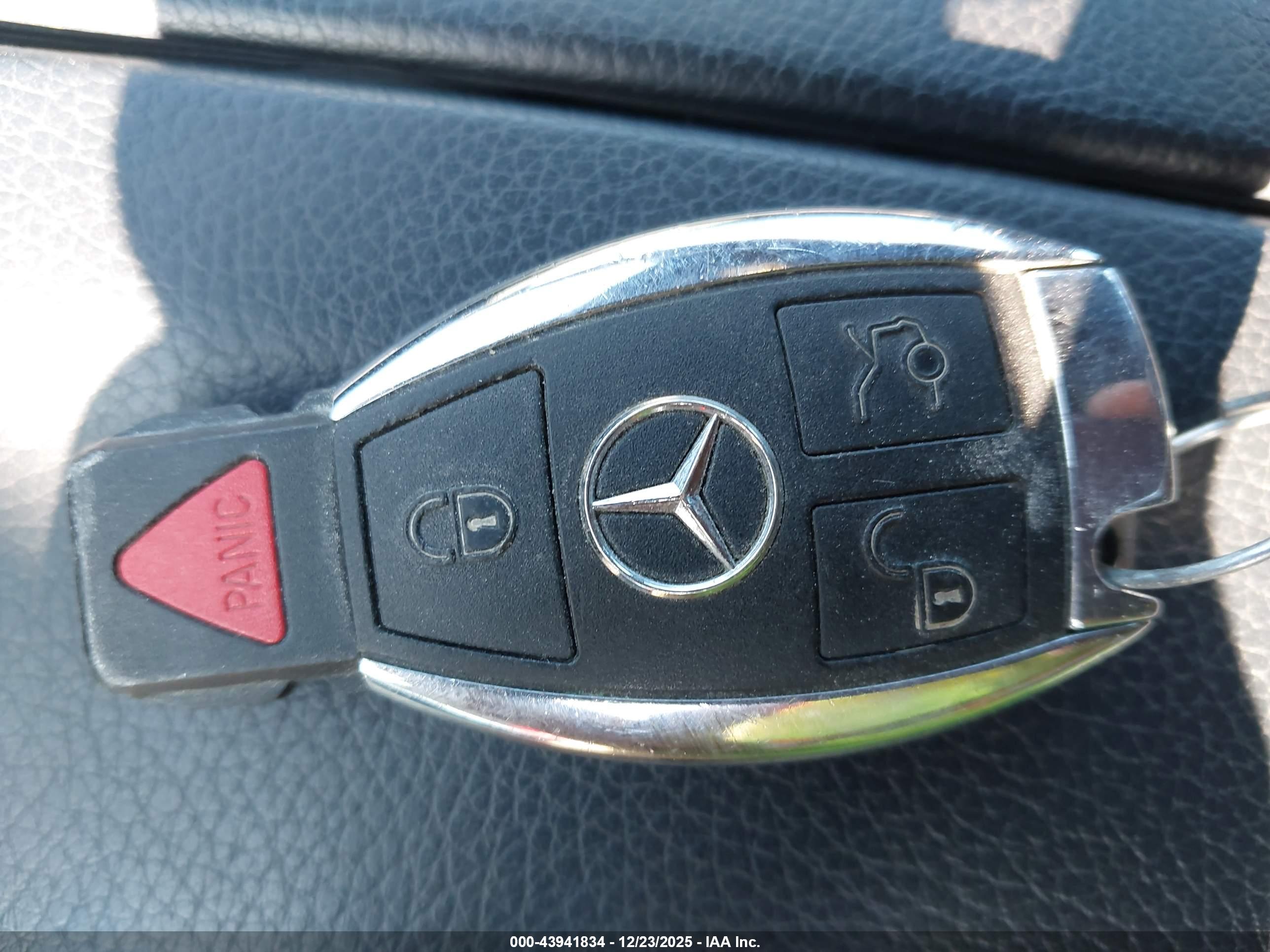 MERCEDES-BENZ E image 11