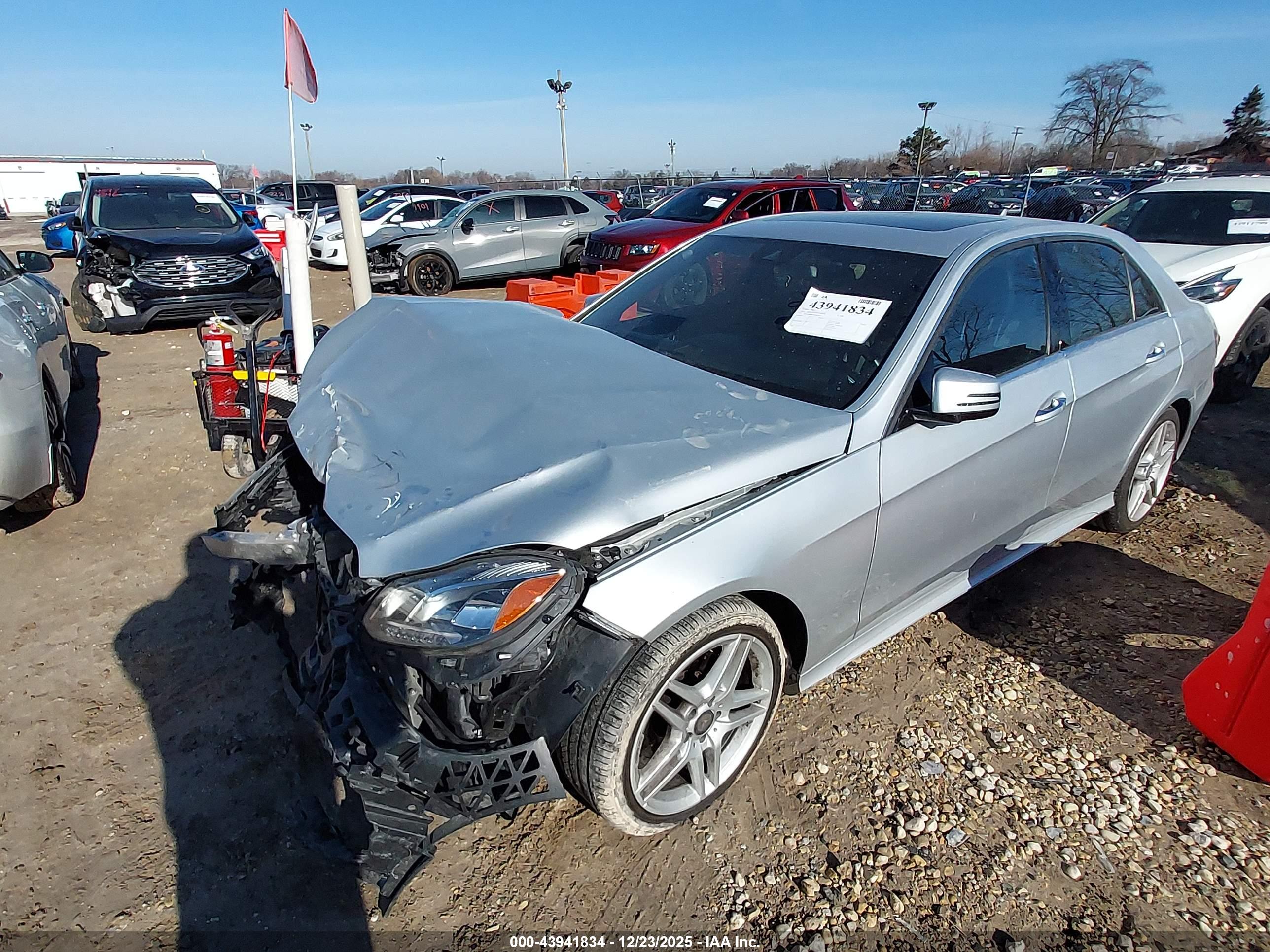 MERCEDES-BENZ E image 2