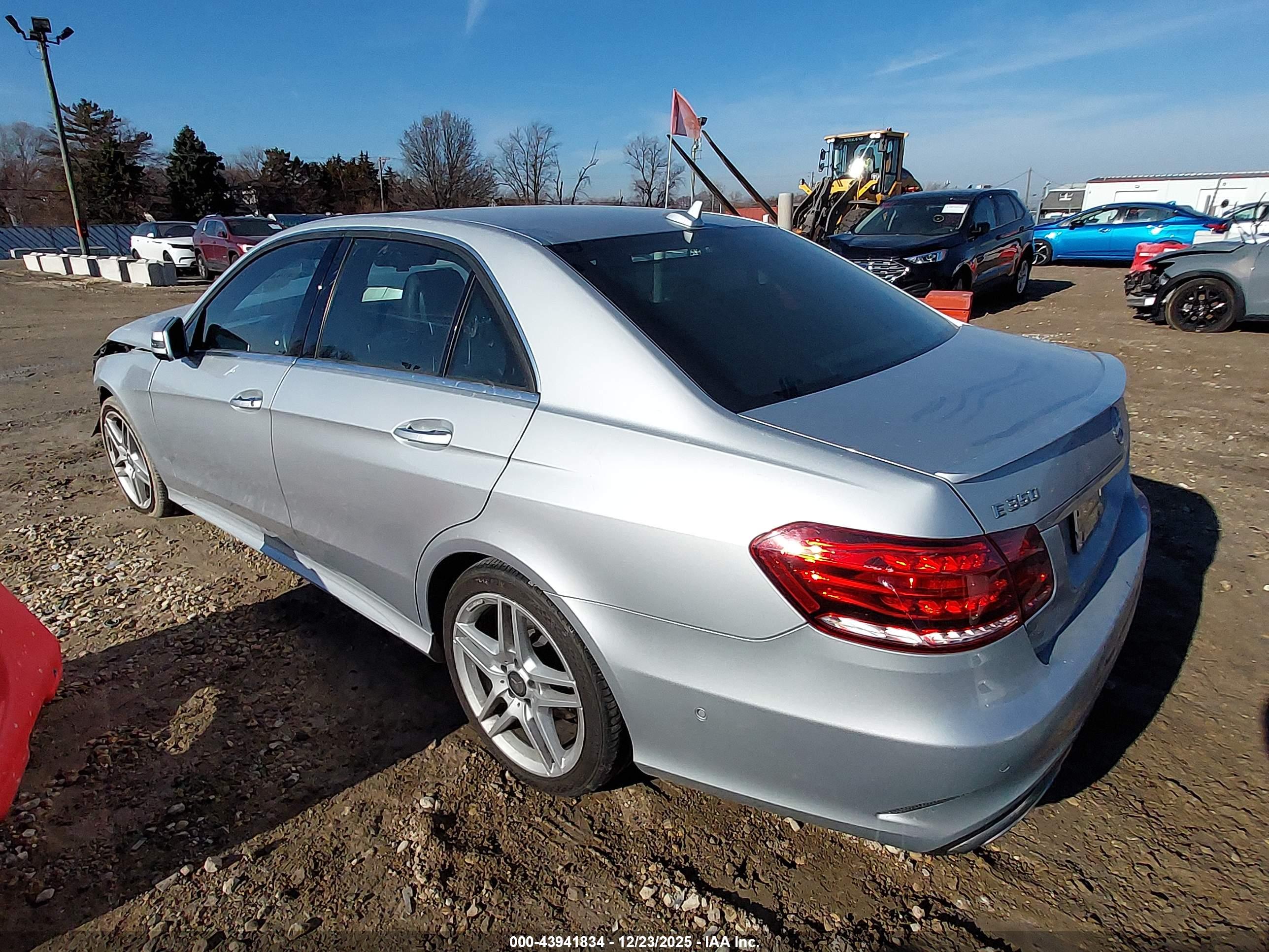 MERCEDES-BENZ E image 3