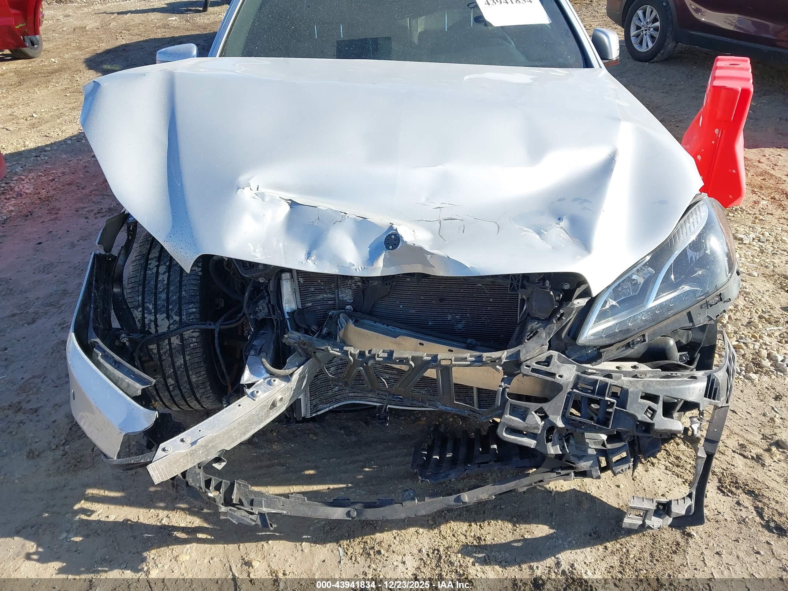 MERCEDES-BENZ E image 6