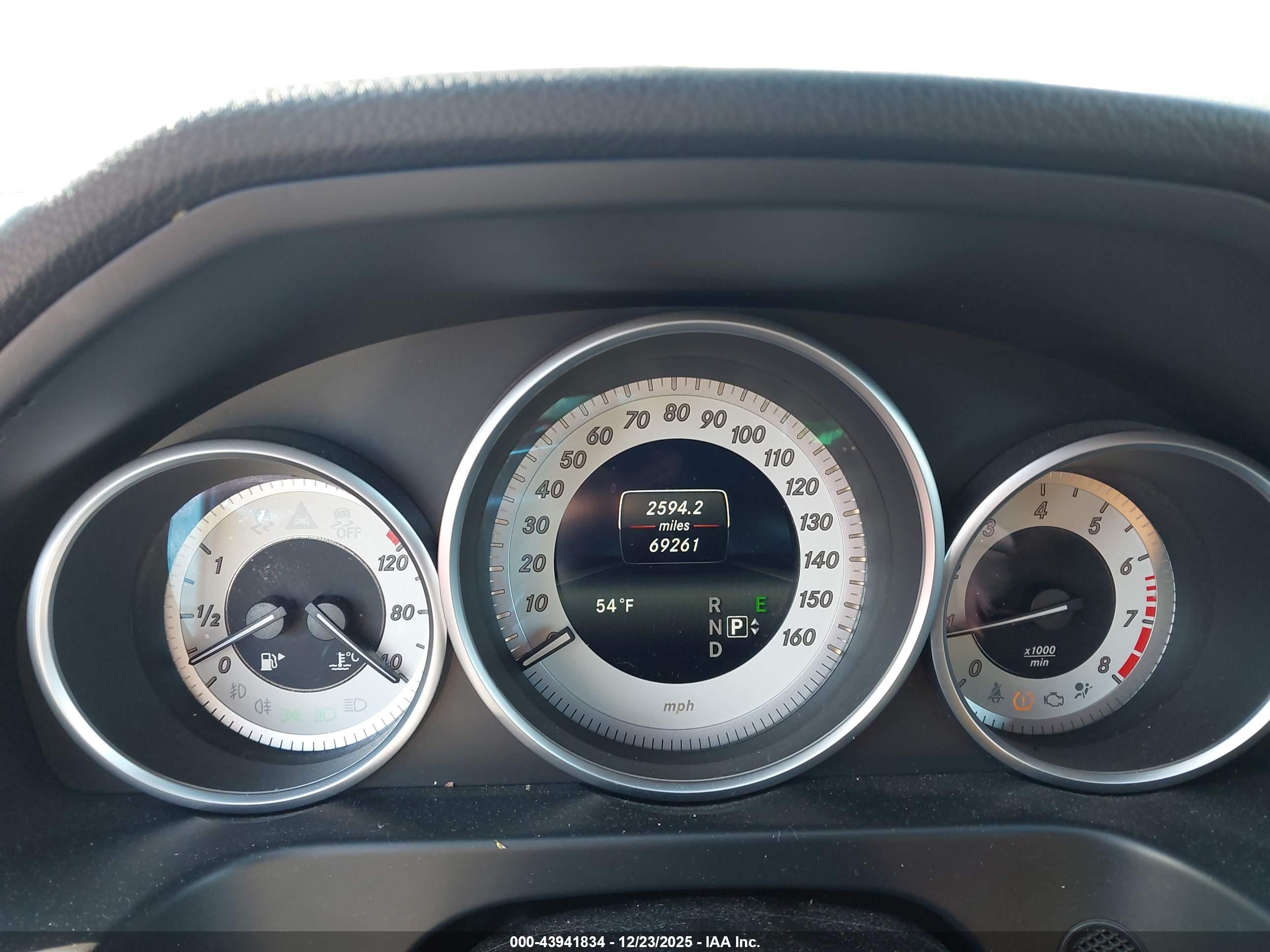 MERCEDES-BENZ E image 7