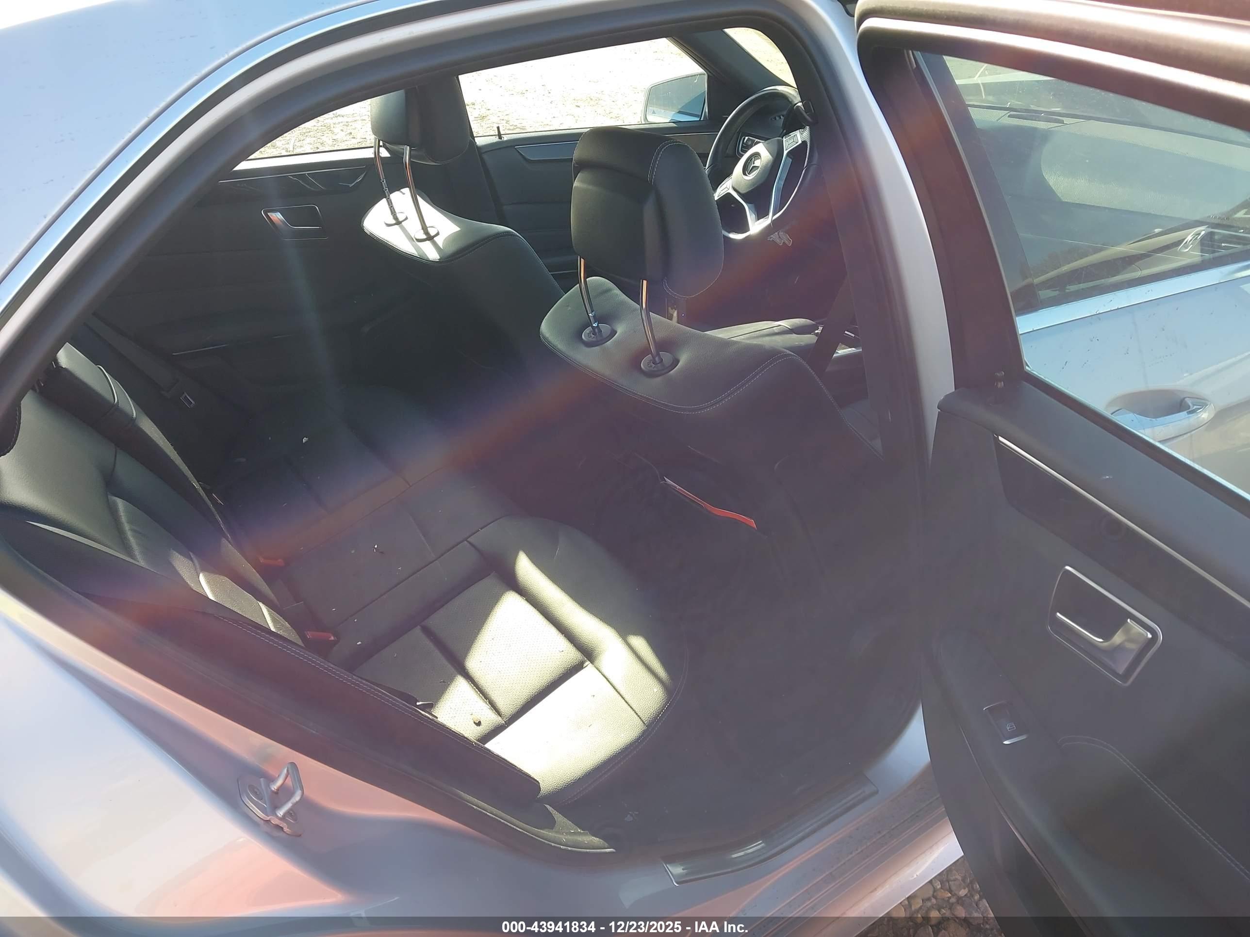 MERCEDES-BENZ E image 8