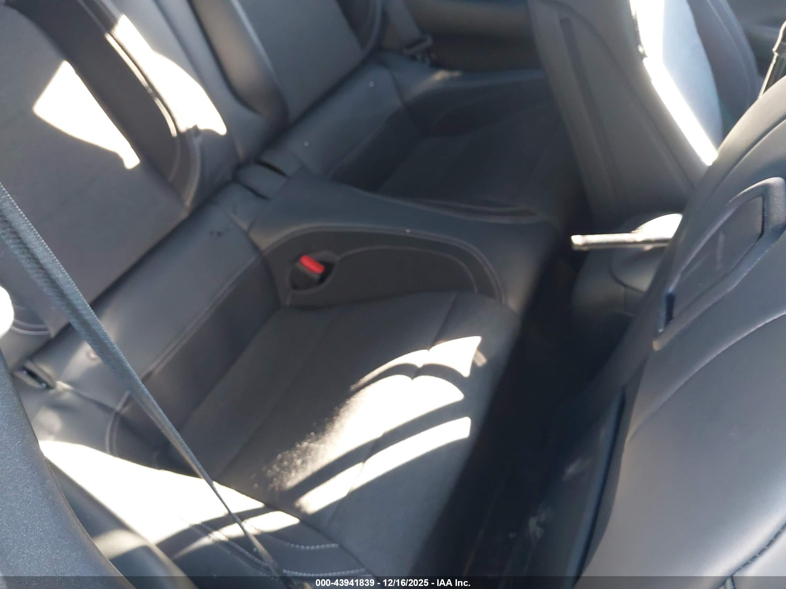 FORD MUSTANG image 8