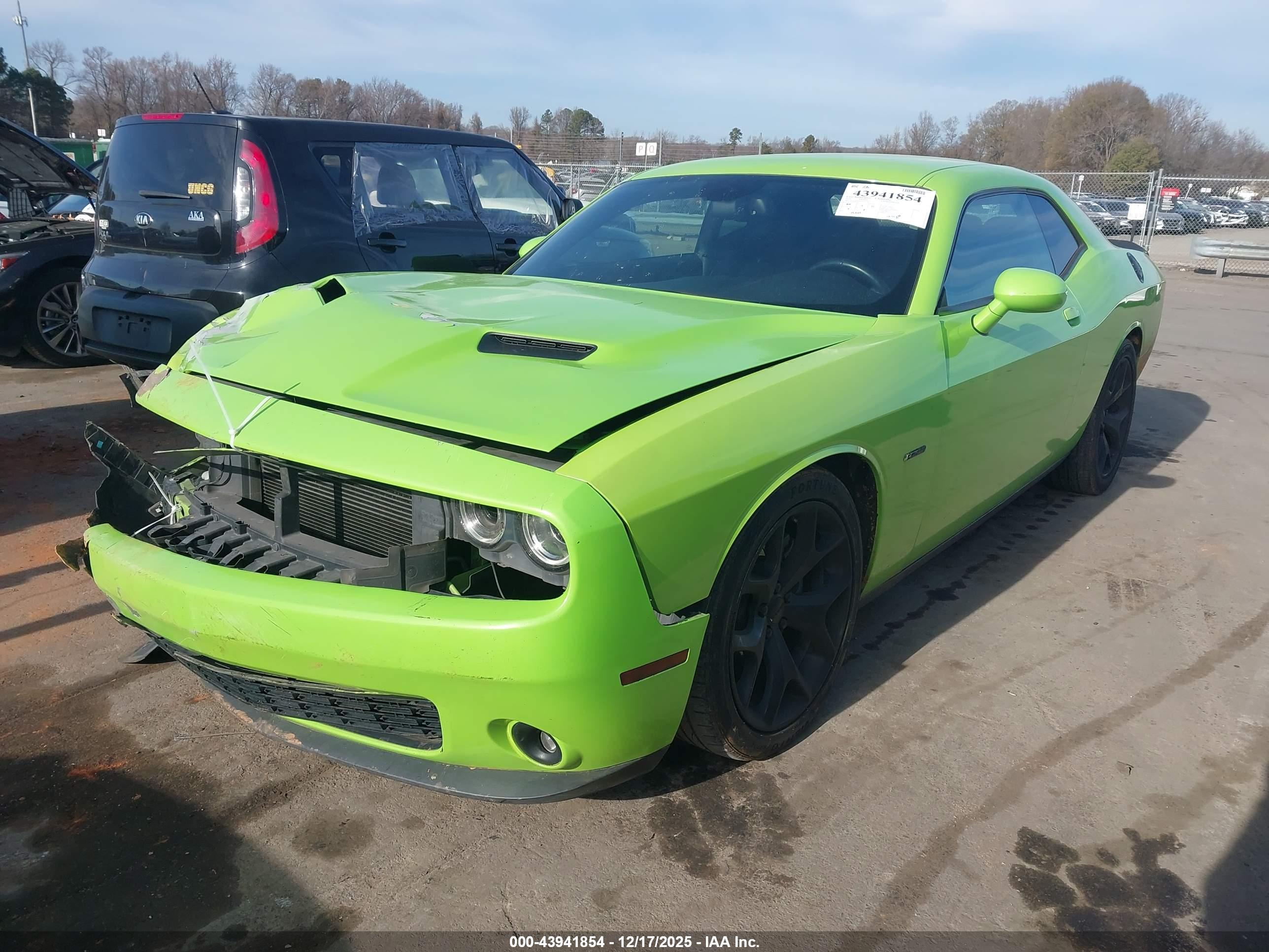 DODGE CHALLENGER image 2