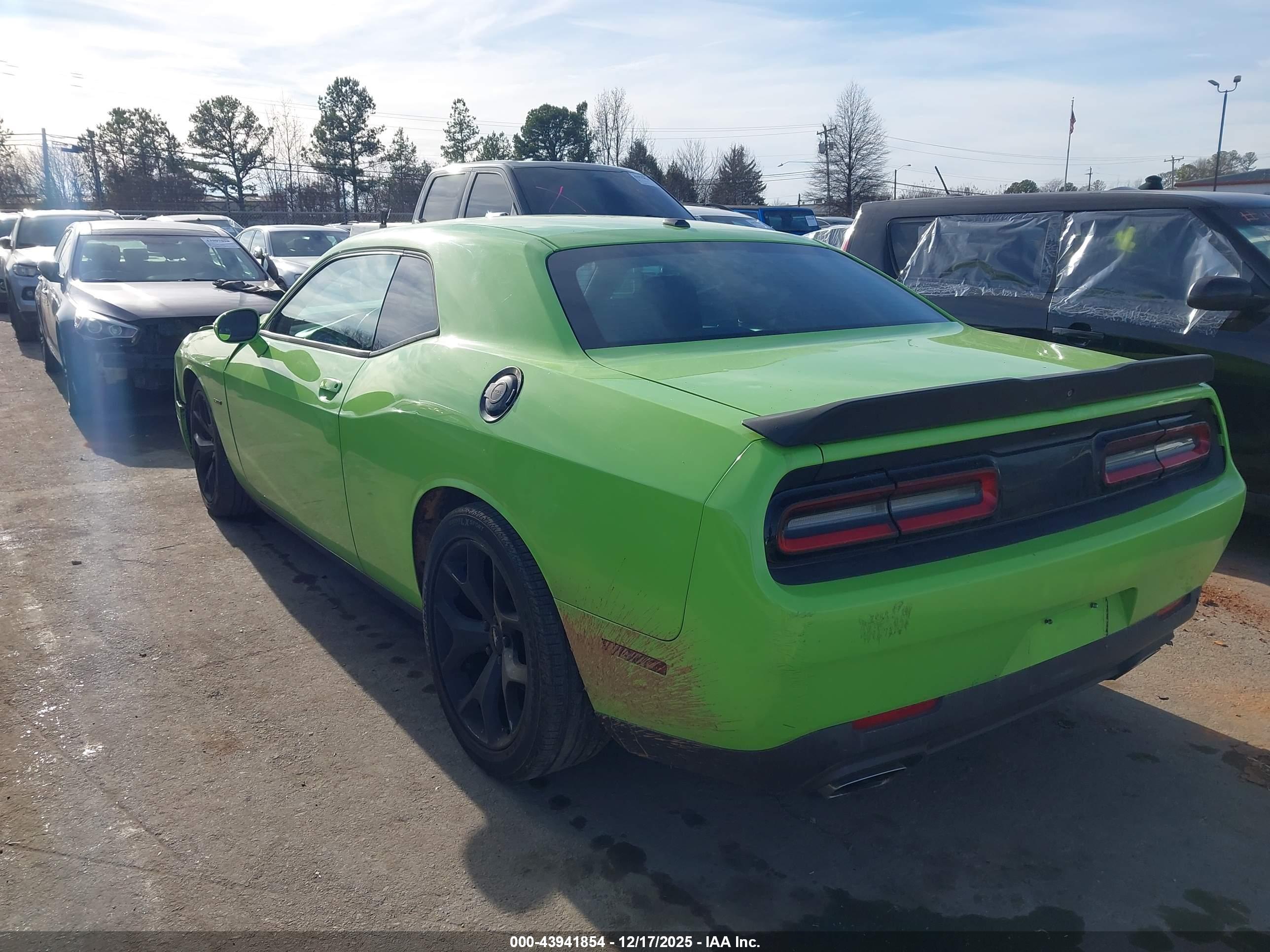 DODGE CHALLENGER image 3