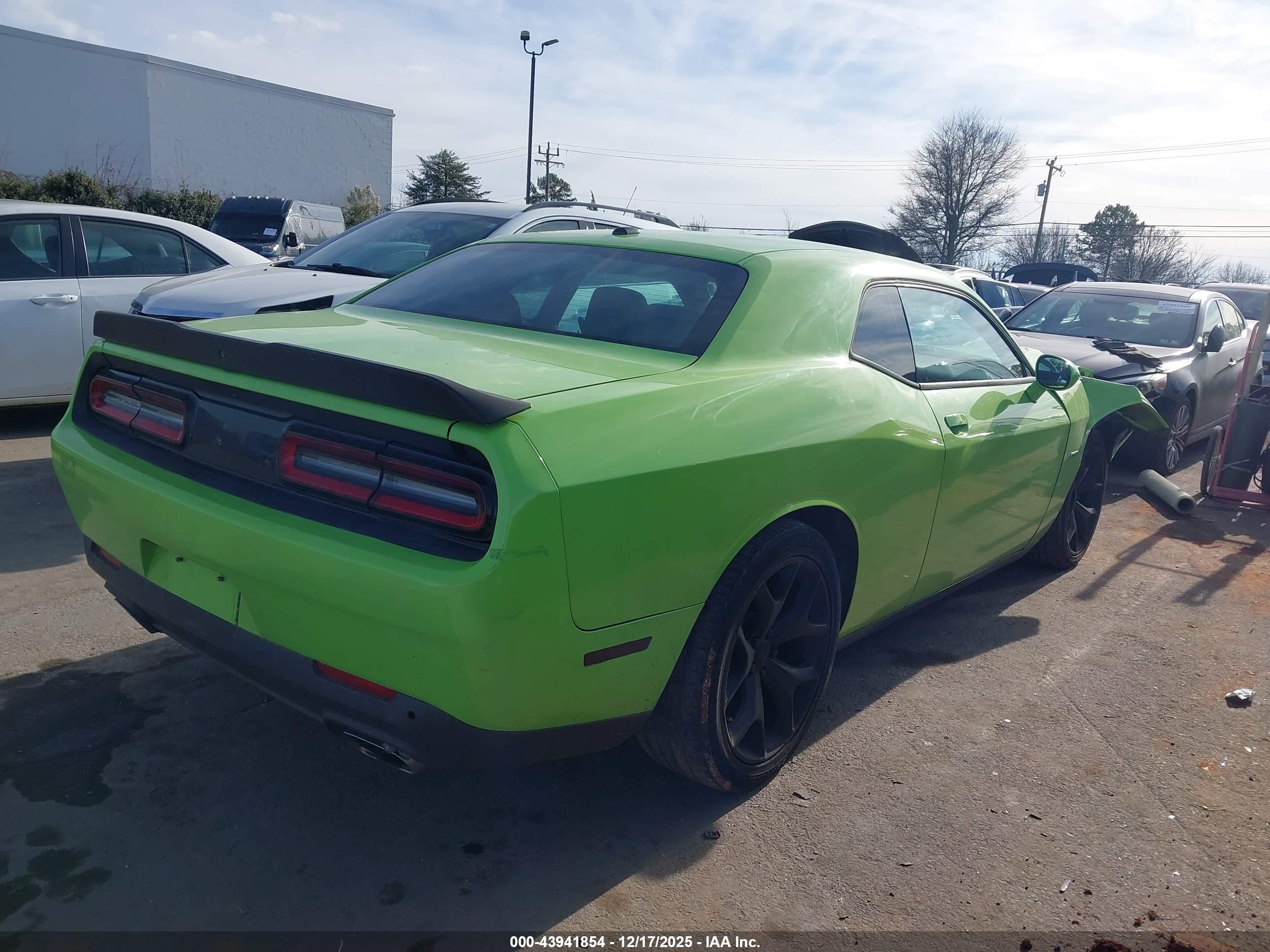 DODGE CHALLENGER image 4