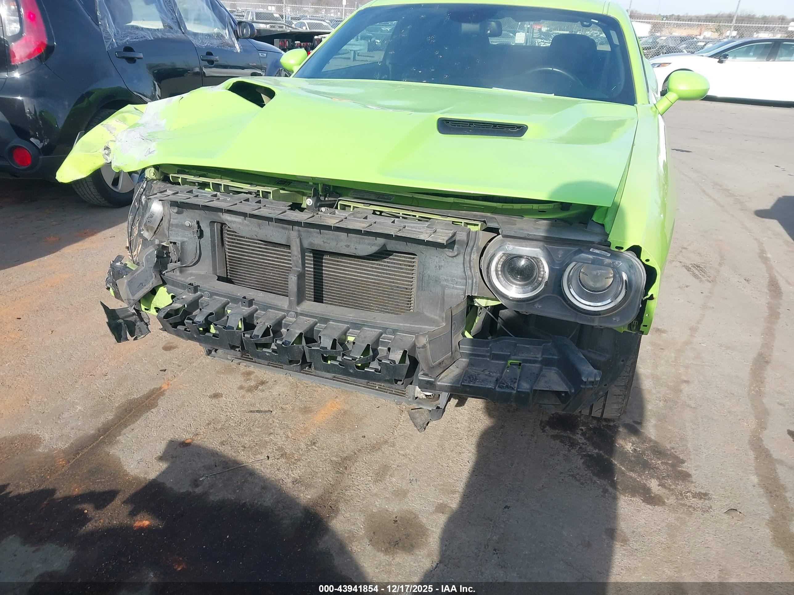 DODGE CHALLENGER image 6