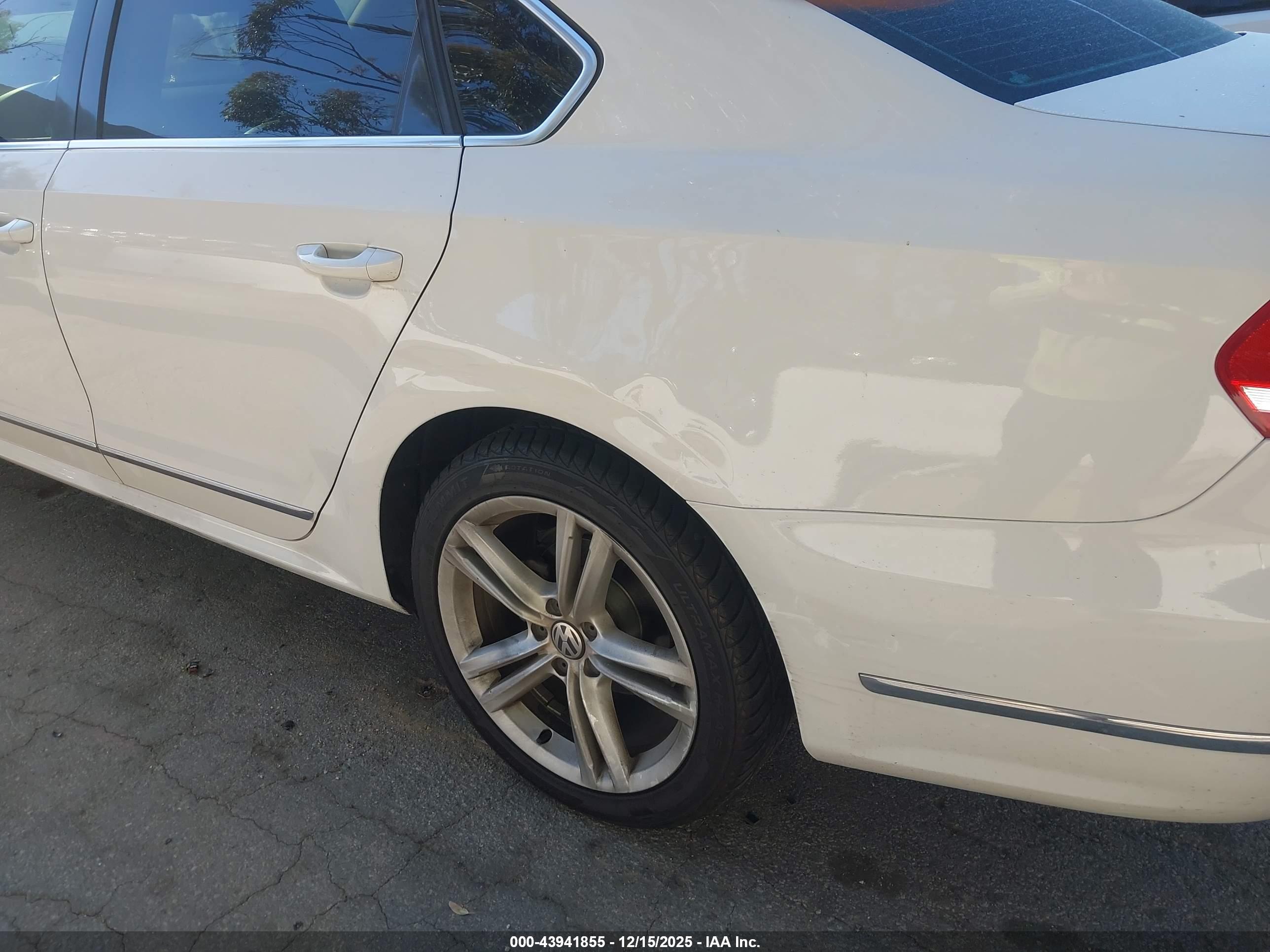 VOLKSWAGEN PASSAT image 6