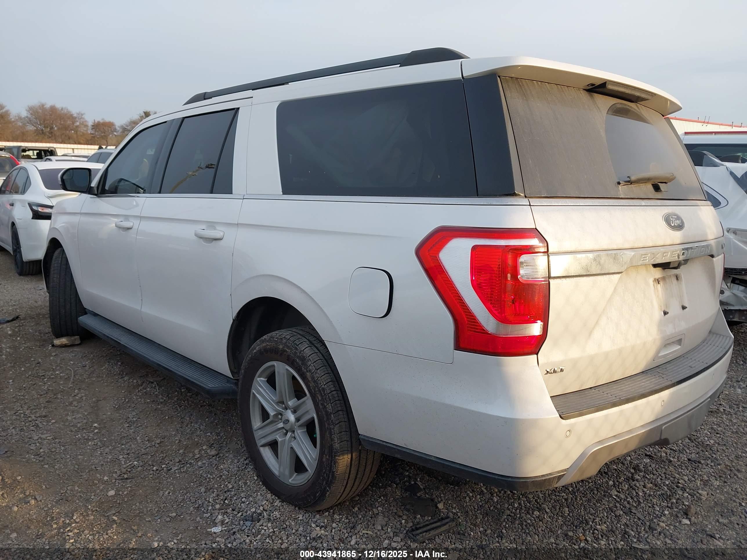 FORD EXPEDITION image 3