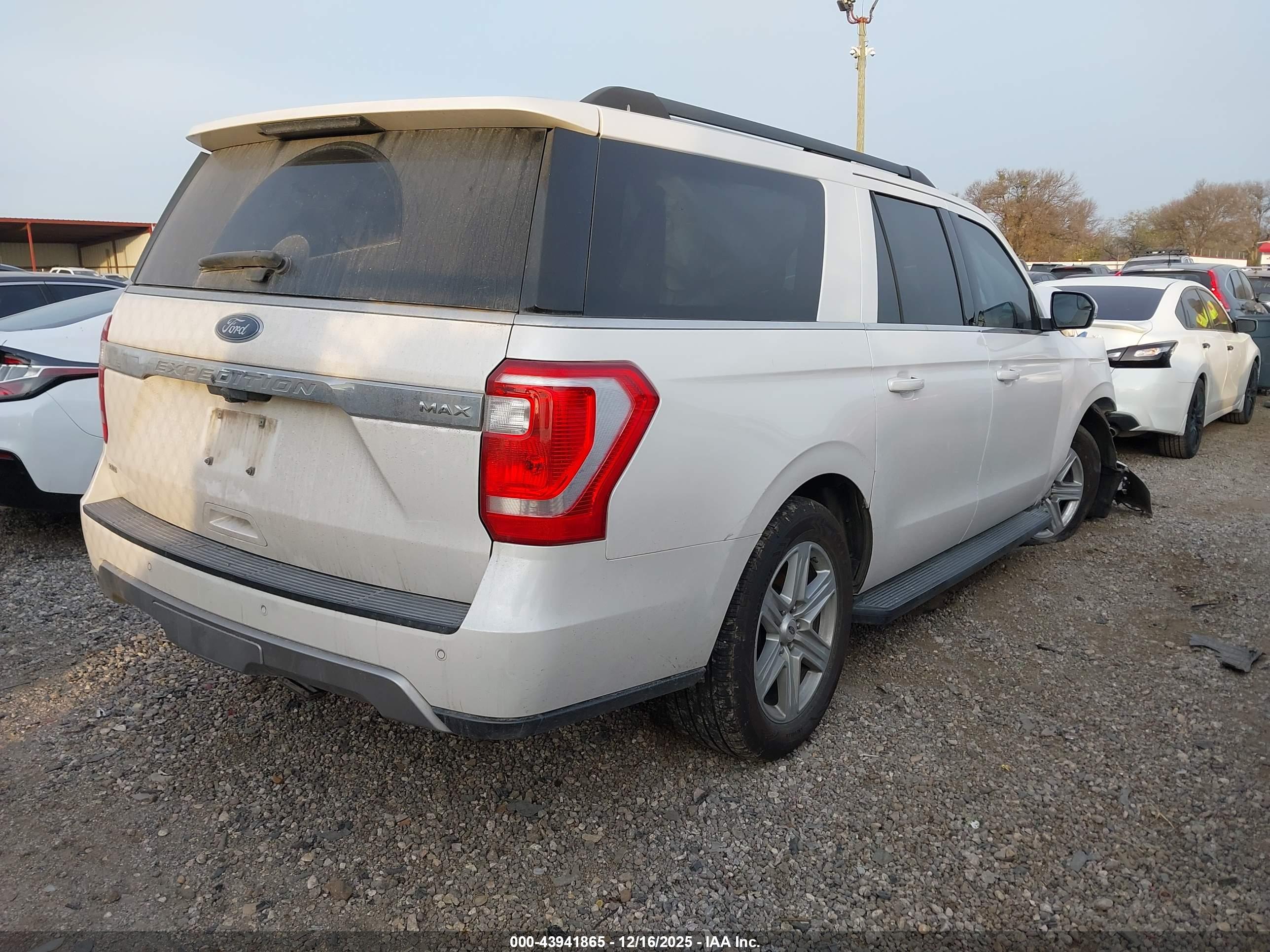 FORD EXPEDITION image 4