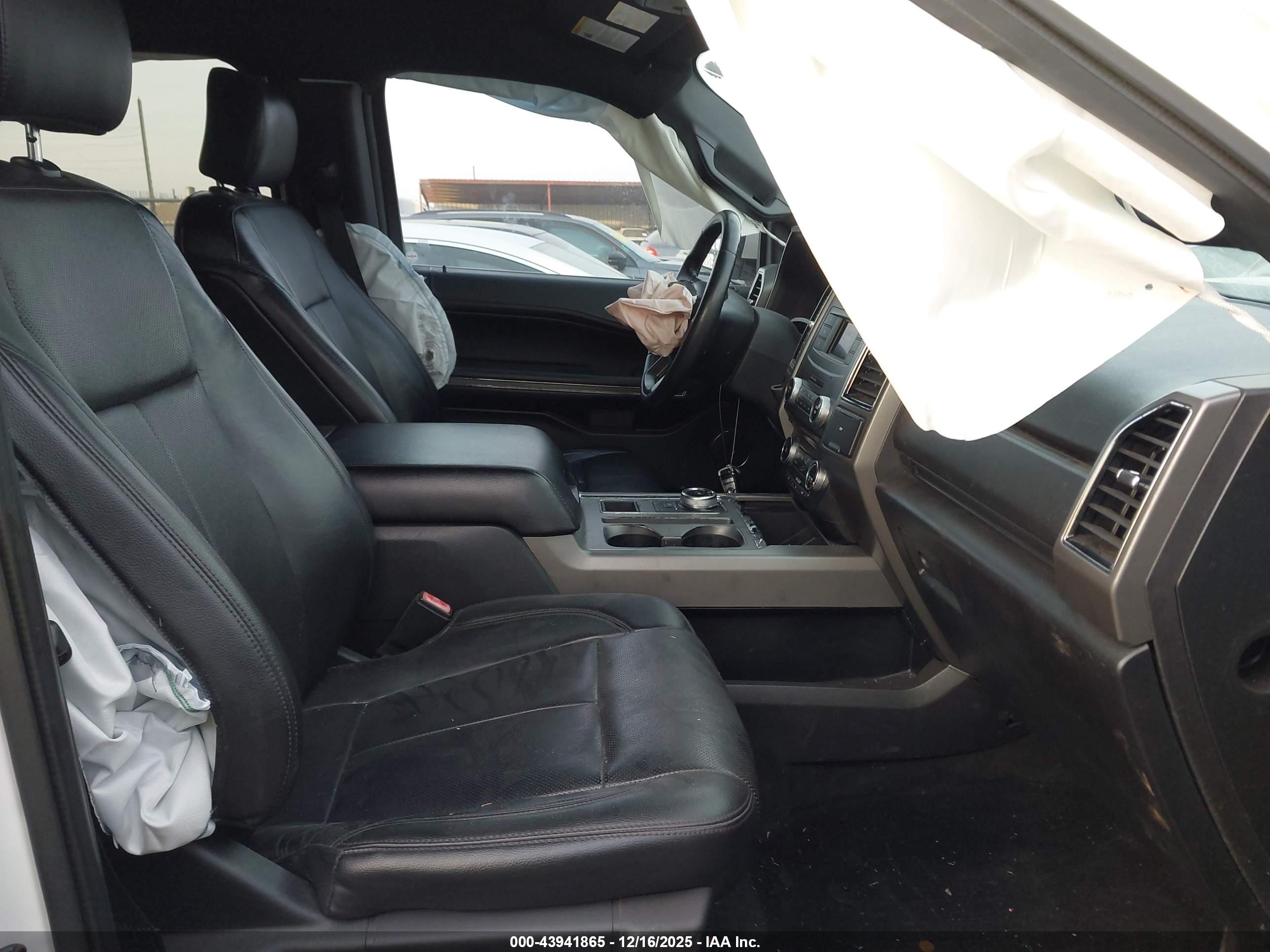 FORD EXPEDITION image 5