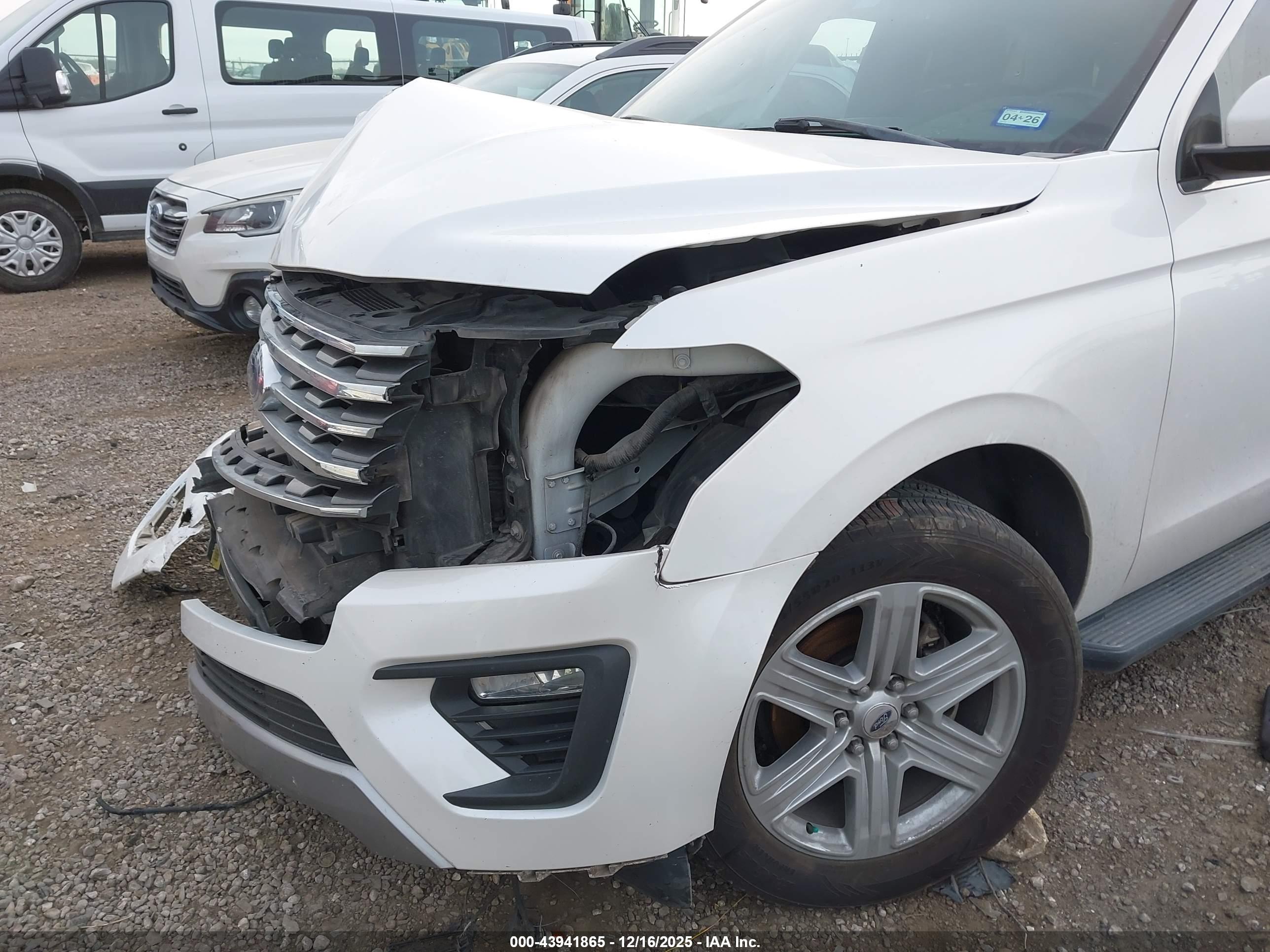 FORD EXPEDITION image 6
