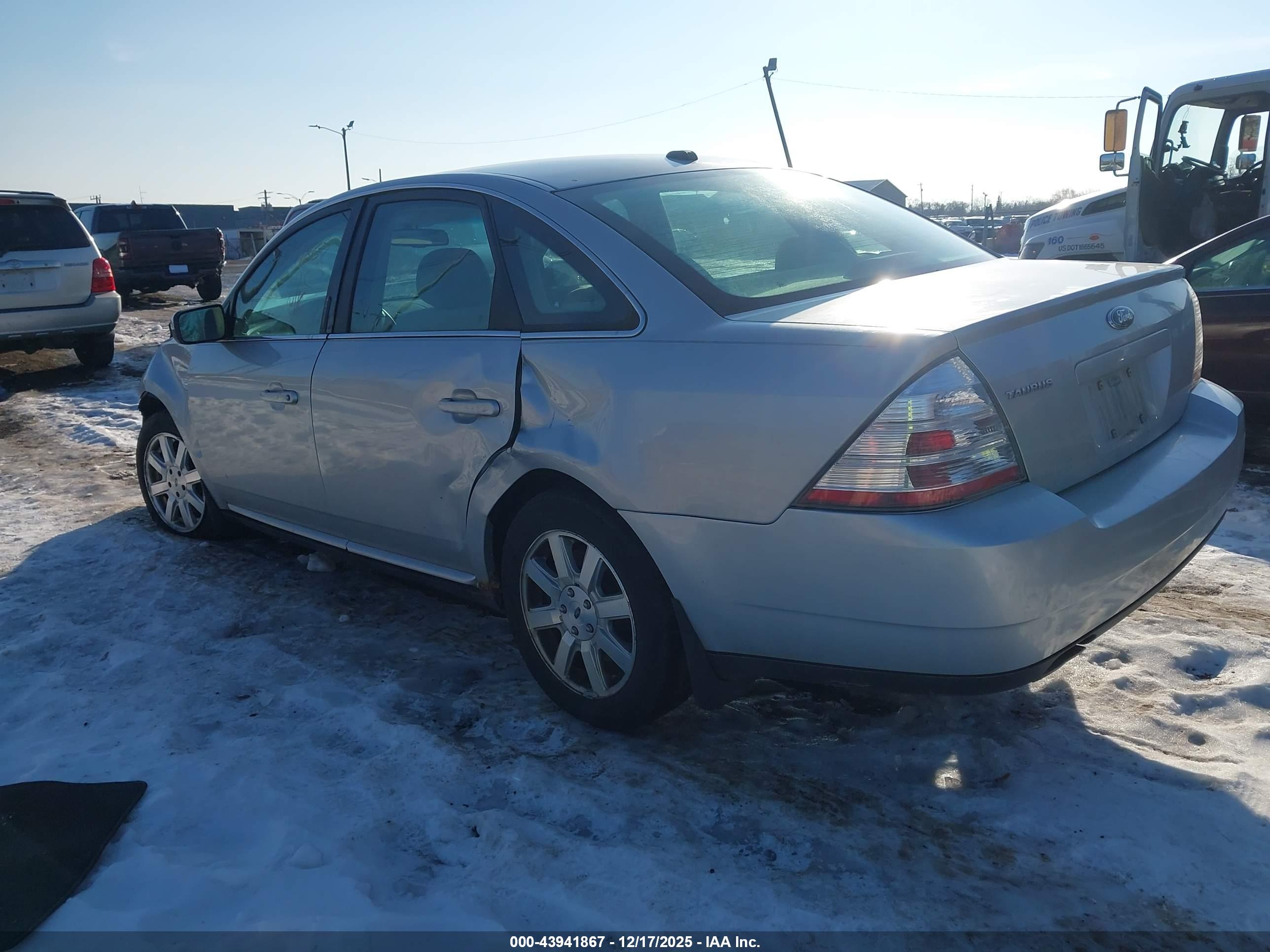 FORD TAURUS image 3