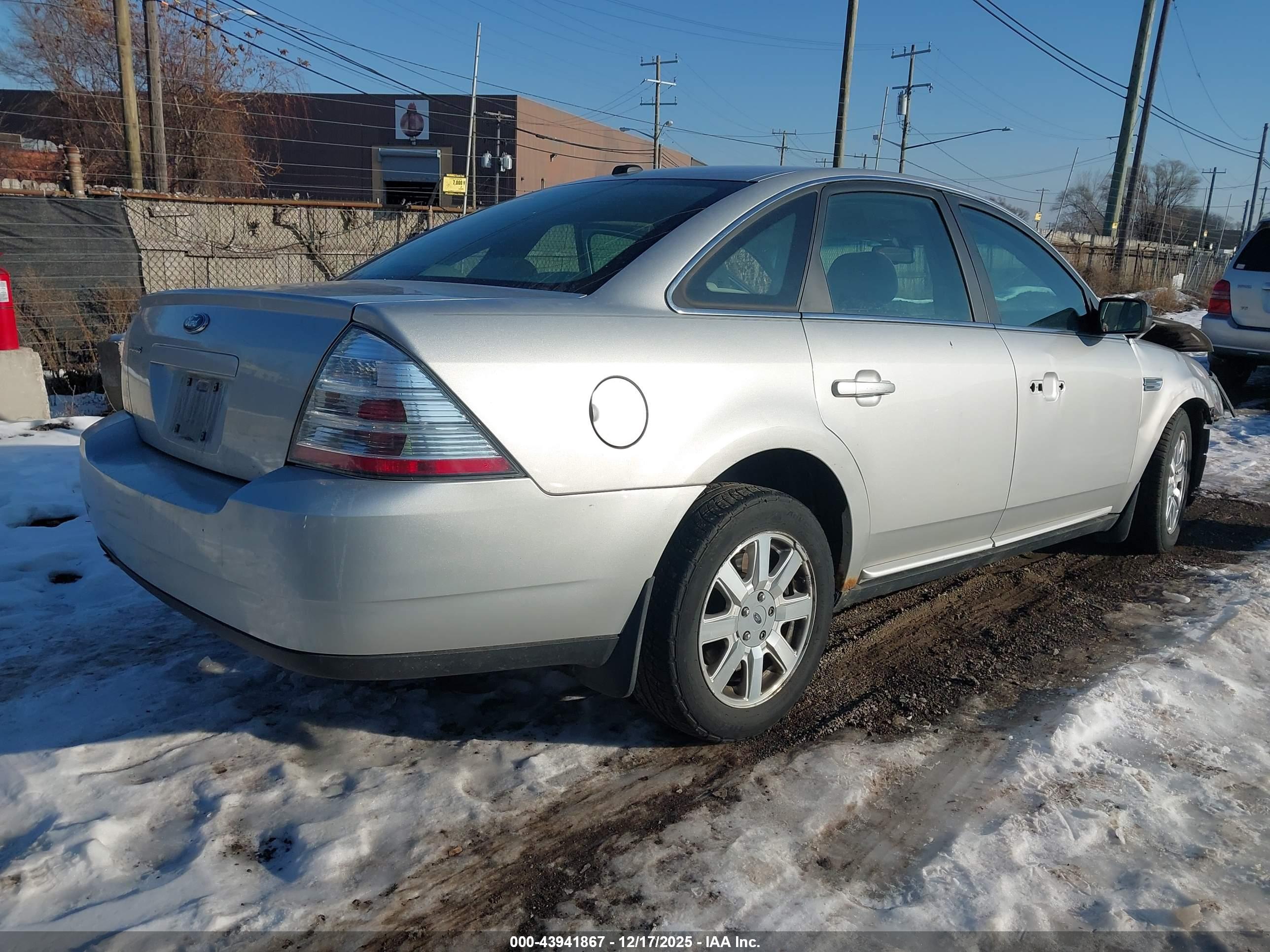 FORD TAURUS image 4