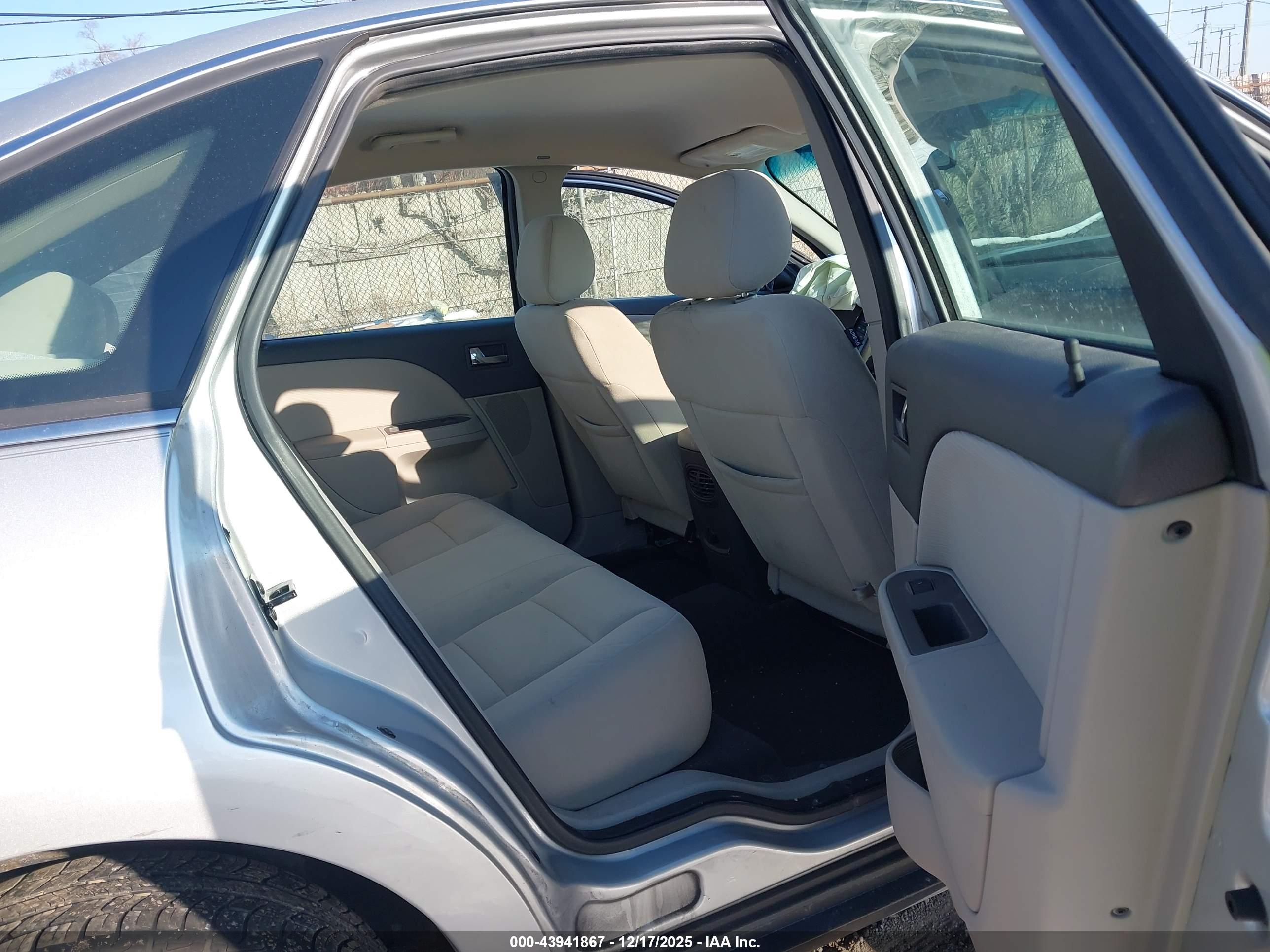 FORD TAURUS image 8