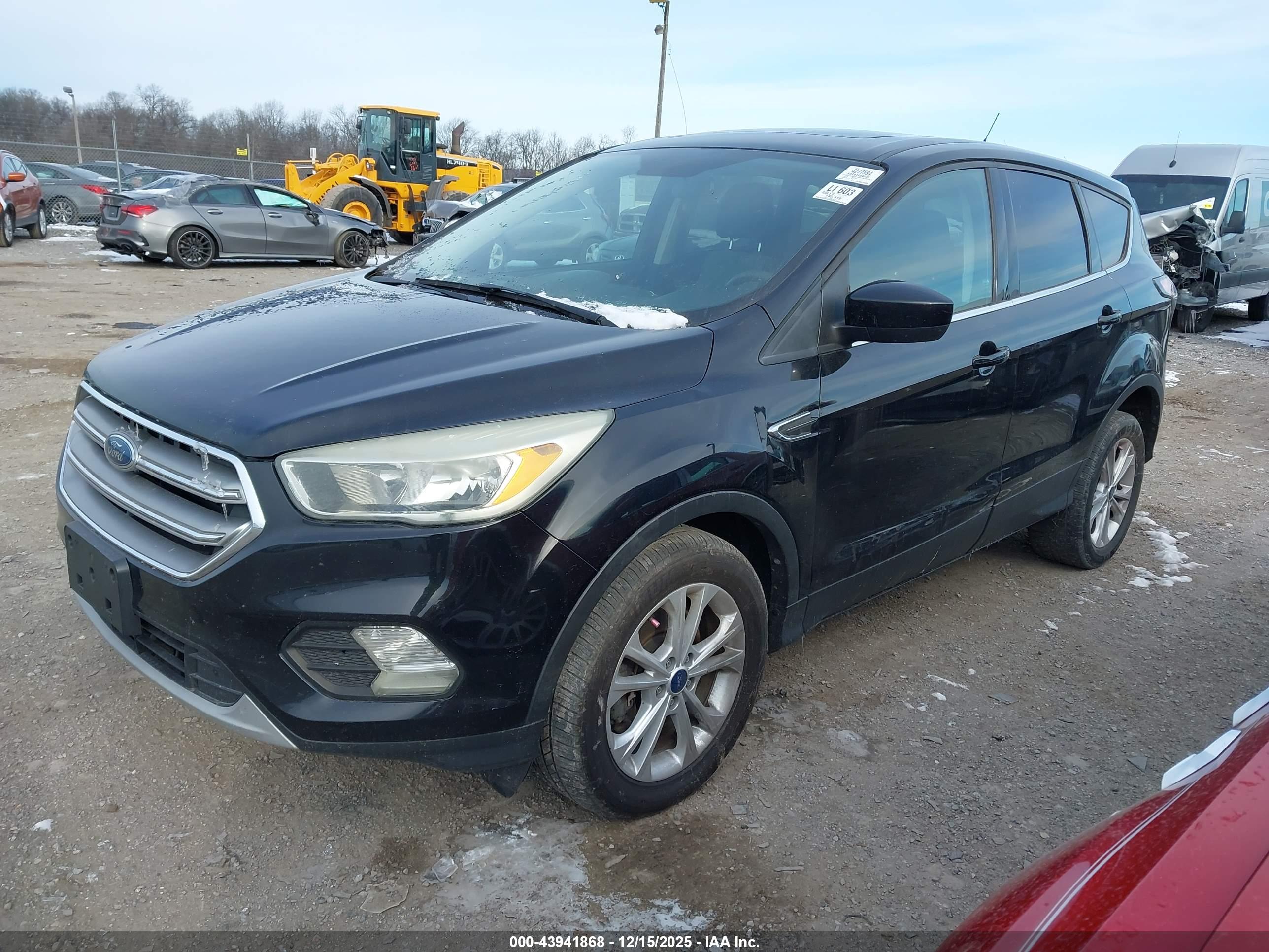 FORD ESCAPE image 2