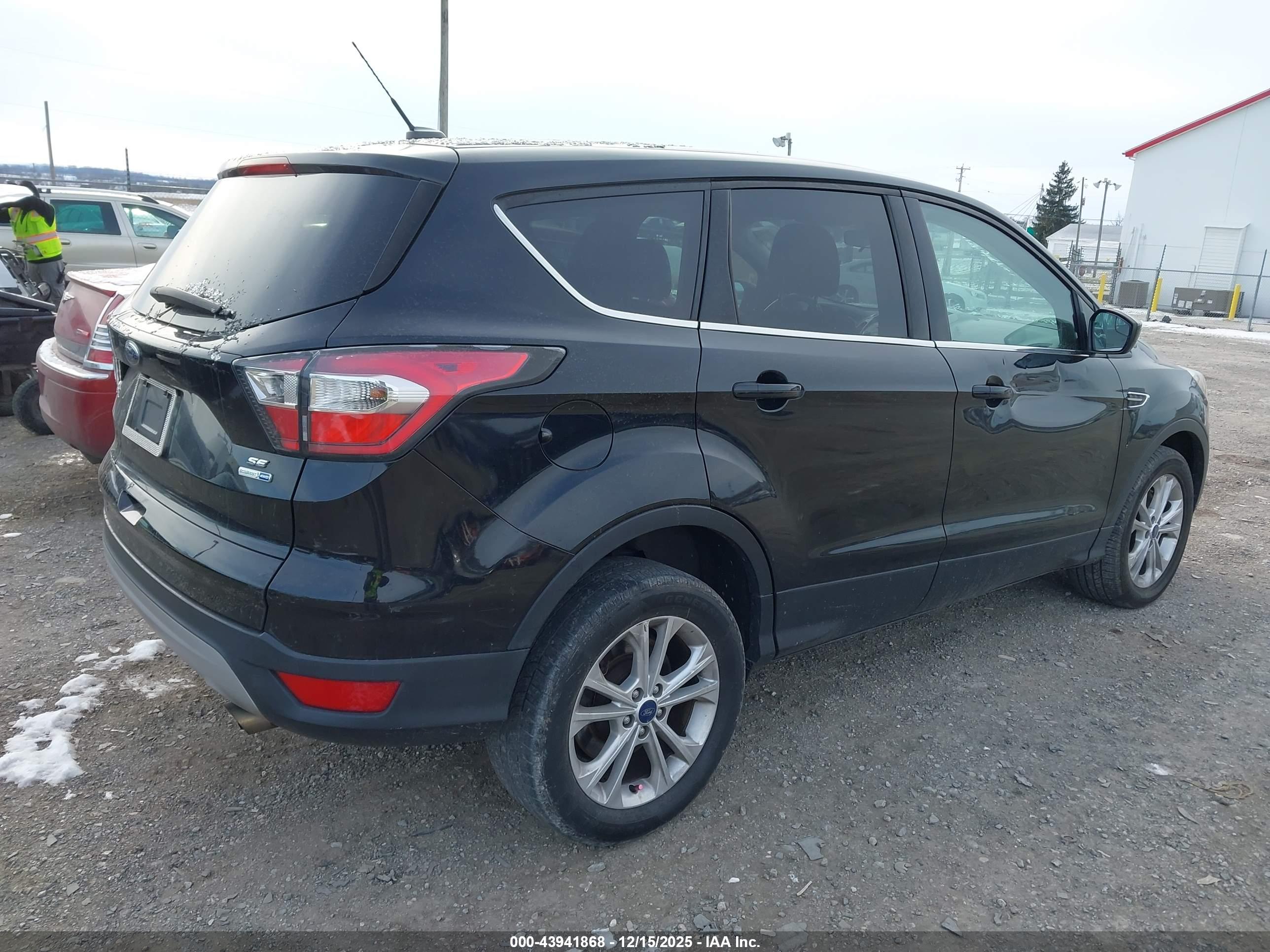 FORD ESCAPE image 4