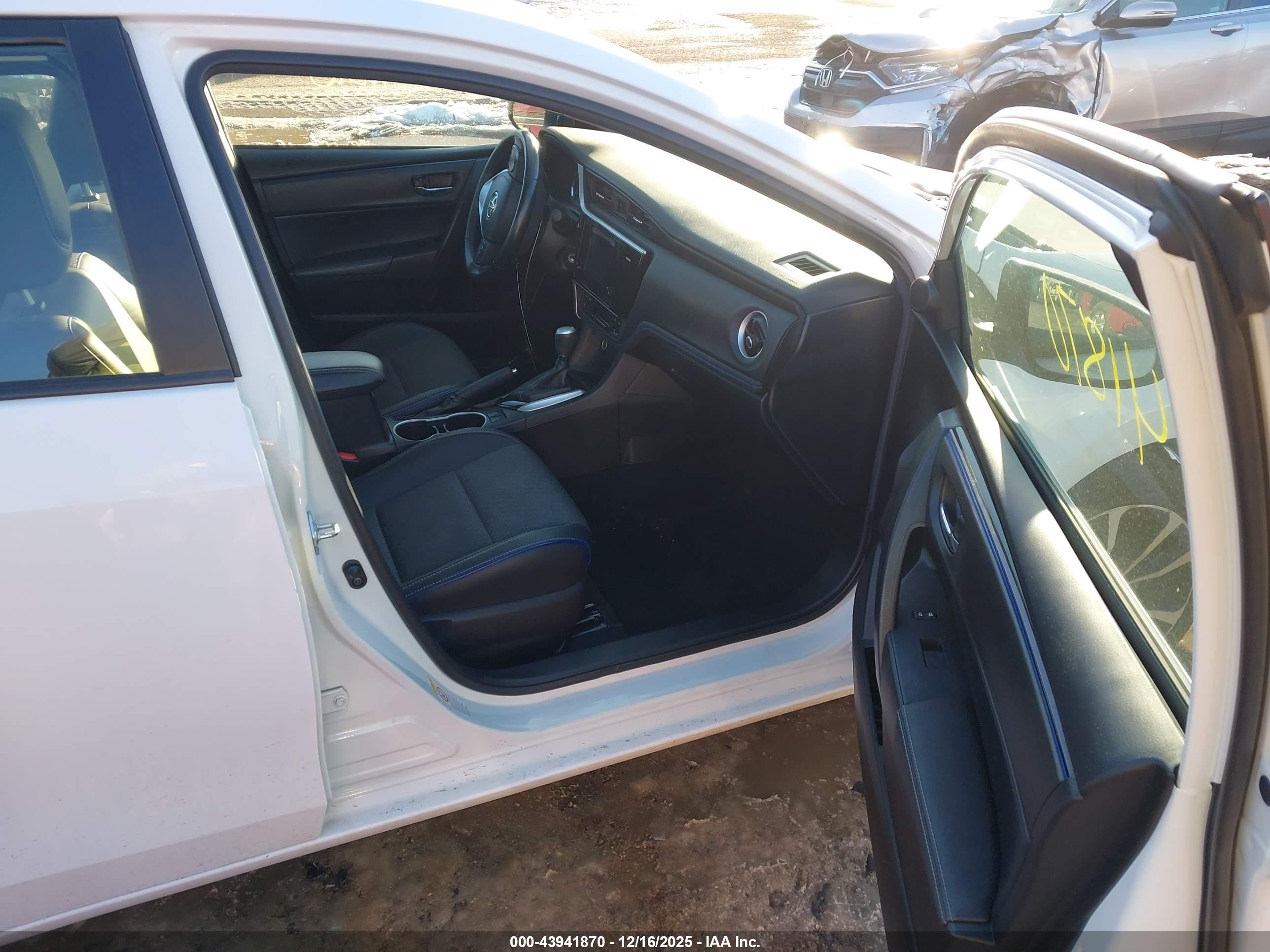 TOYOTA COROLLA image 5