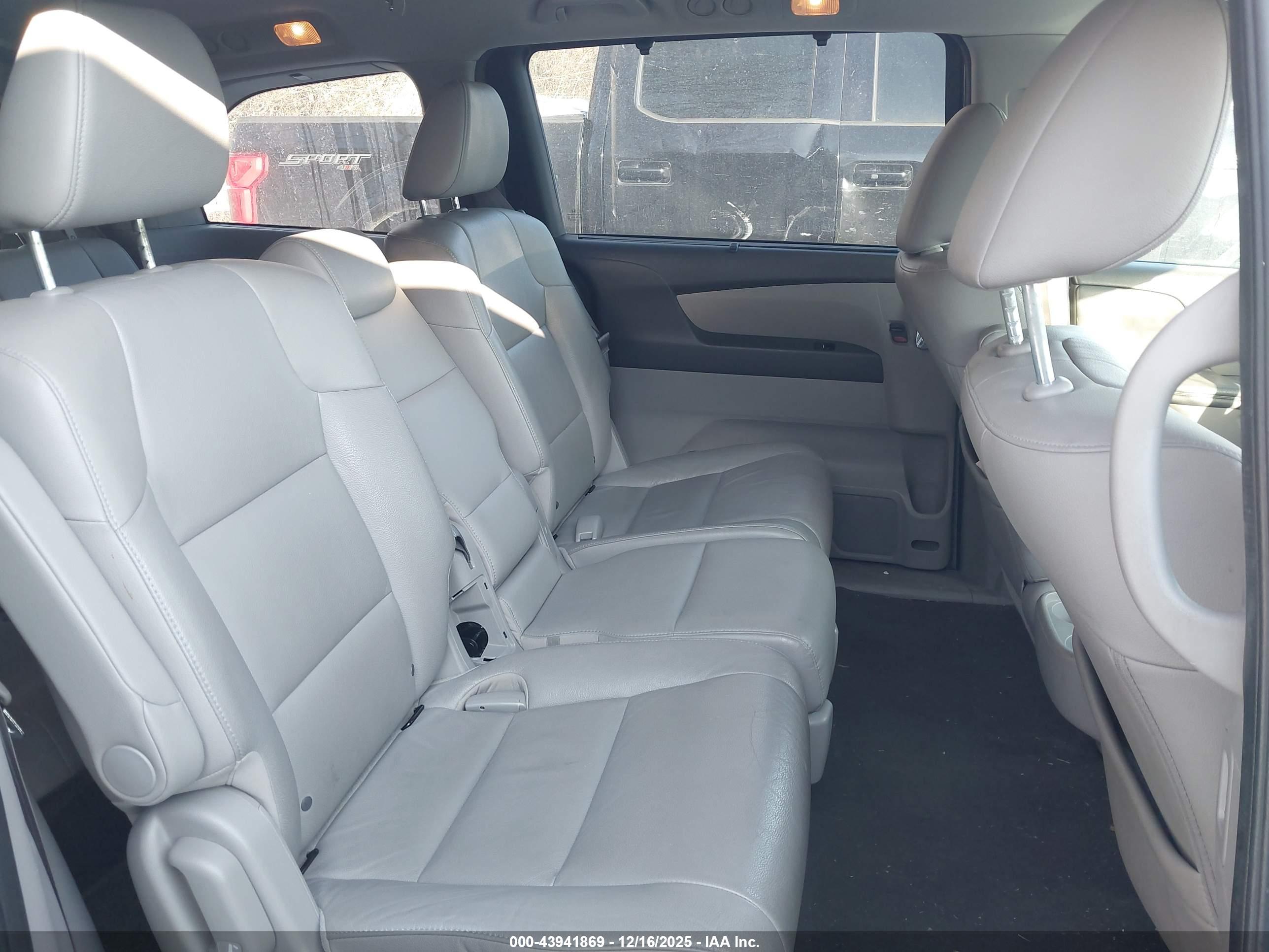 HONDA ODYSSEY image 8