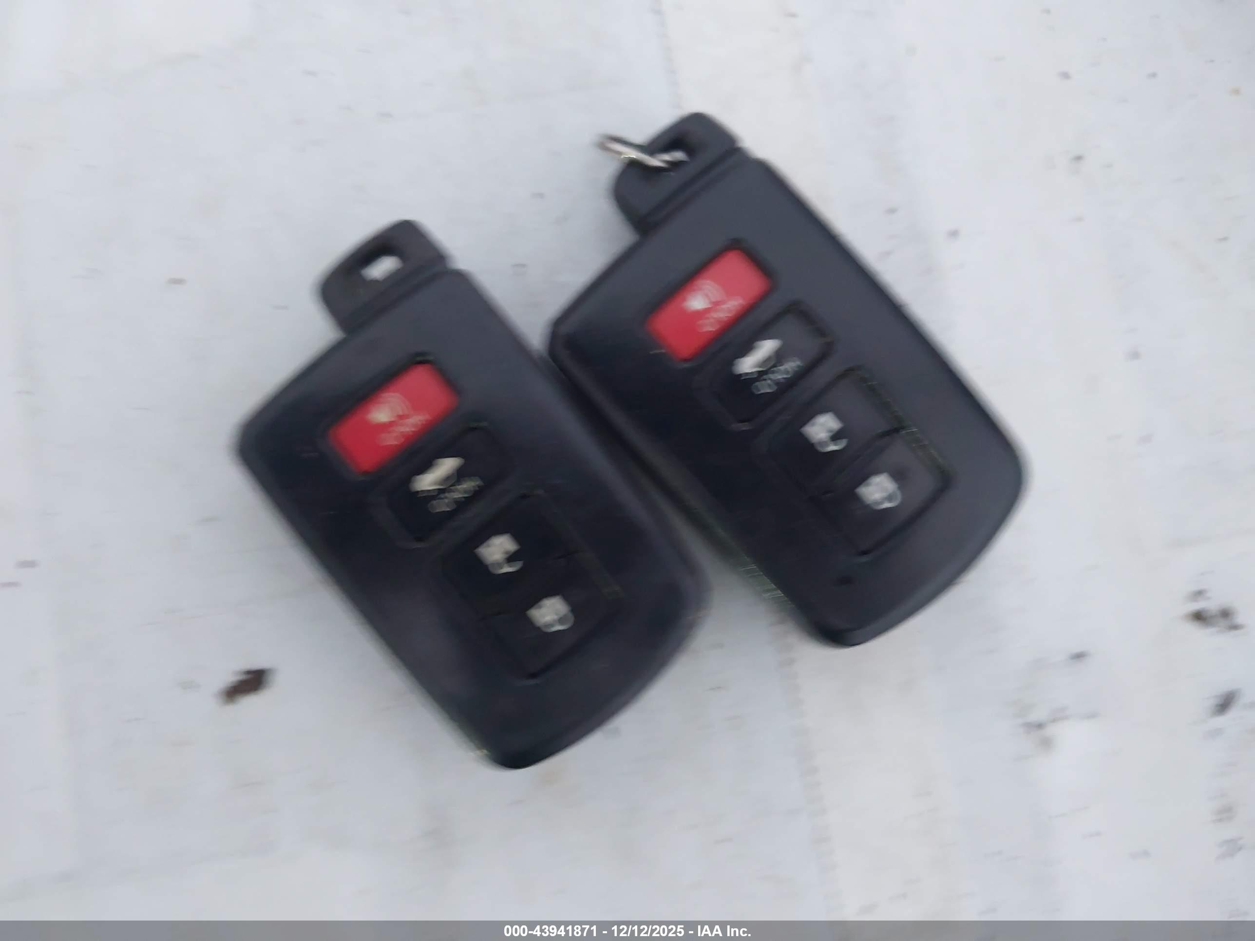 TOYOTA CAMRY image 11