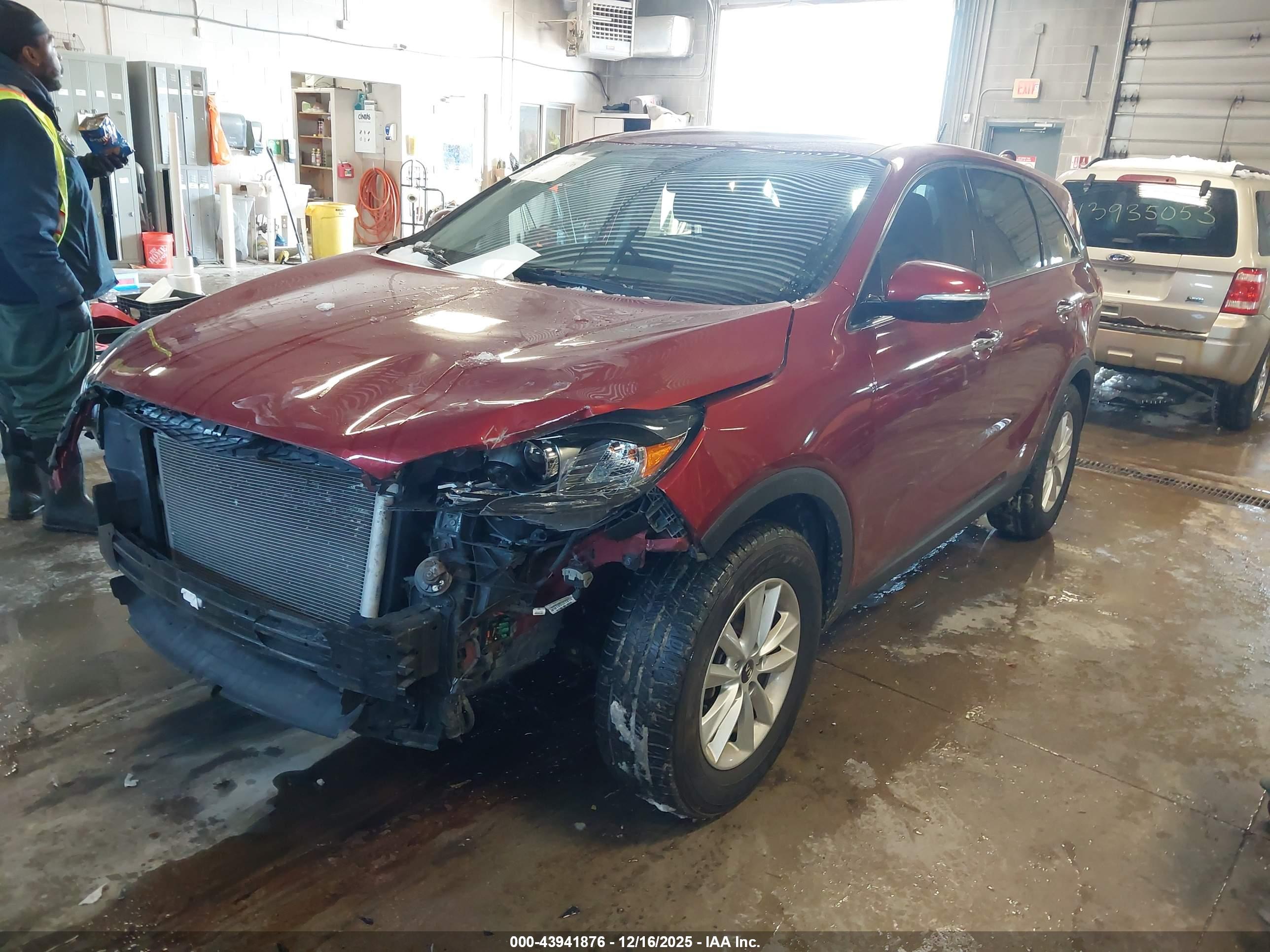 KIA SORENTO image 2