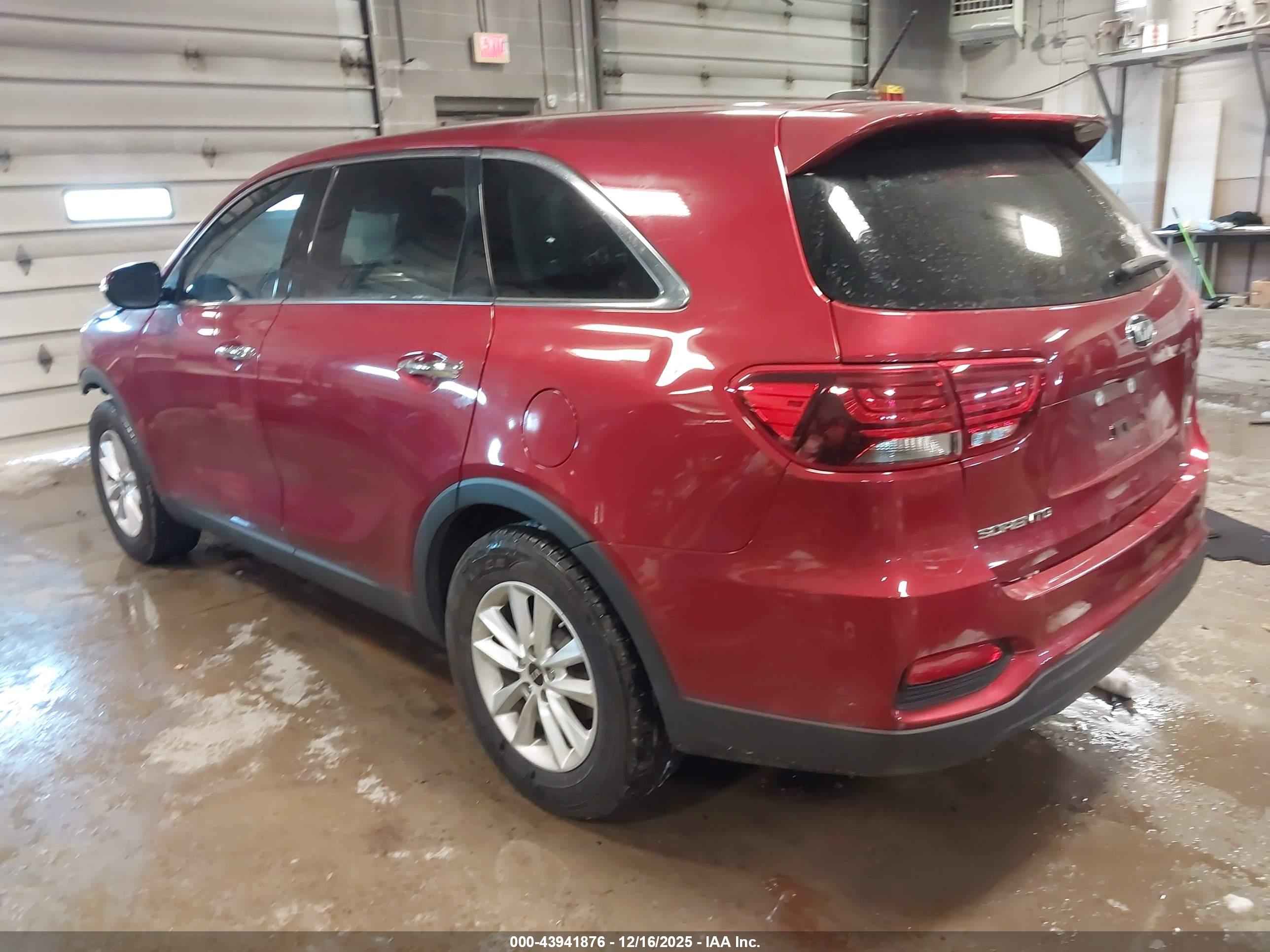 KIA SORENTO image 3