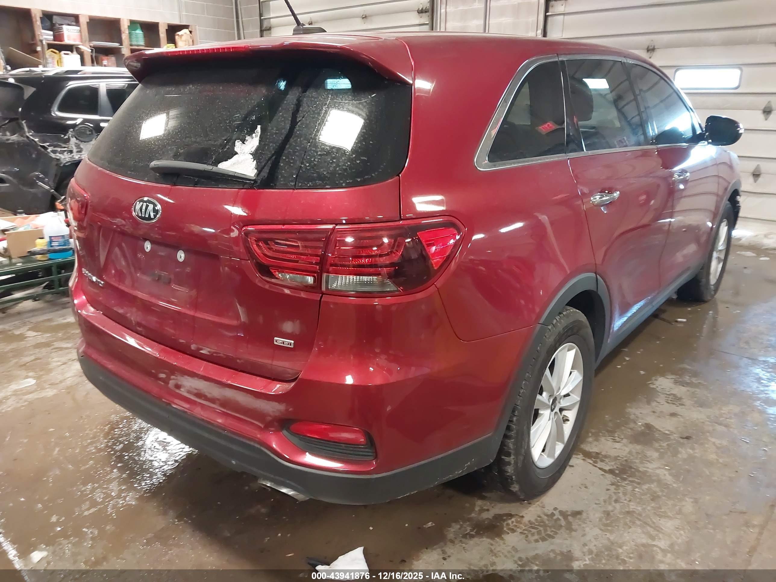 KIA SORENTO image 4