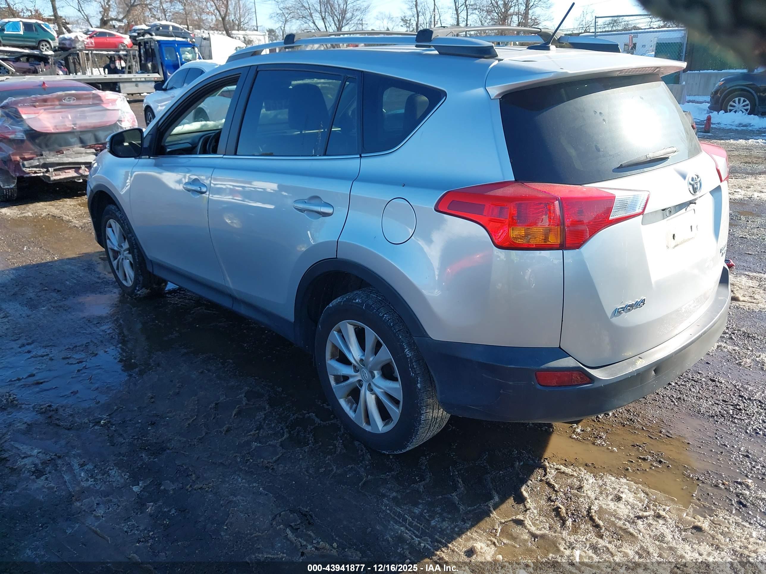TOYOTA RAV4 image 3