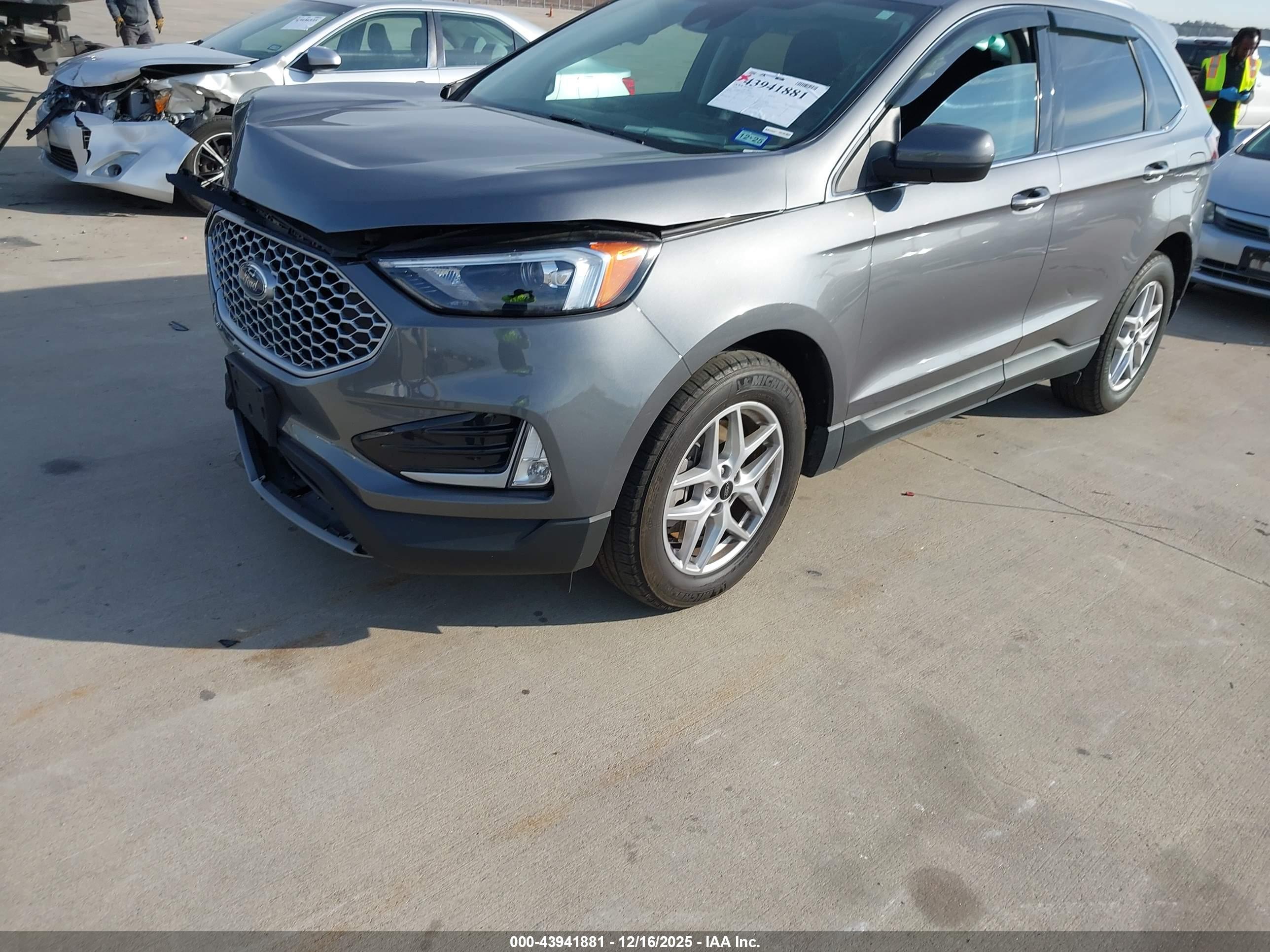 FORD EDGE image 2