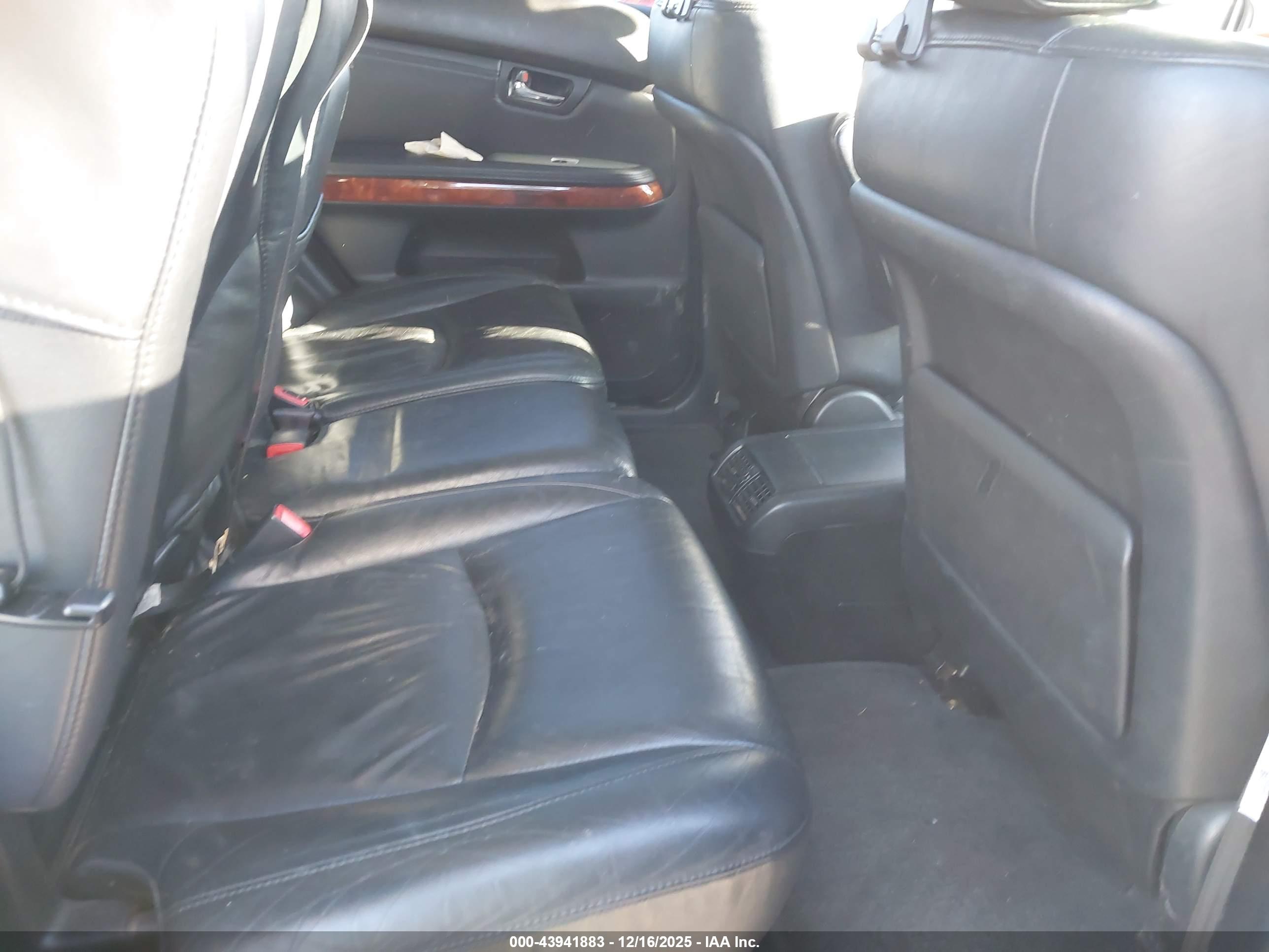 LEXUS RX image 8