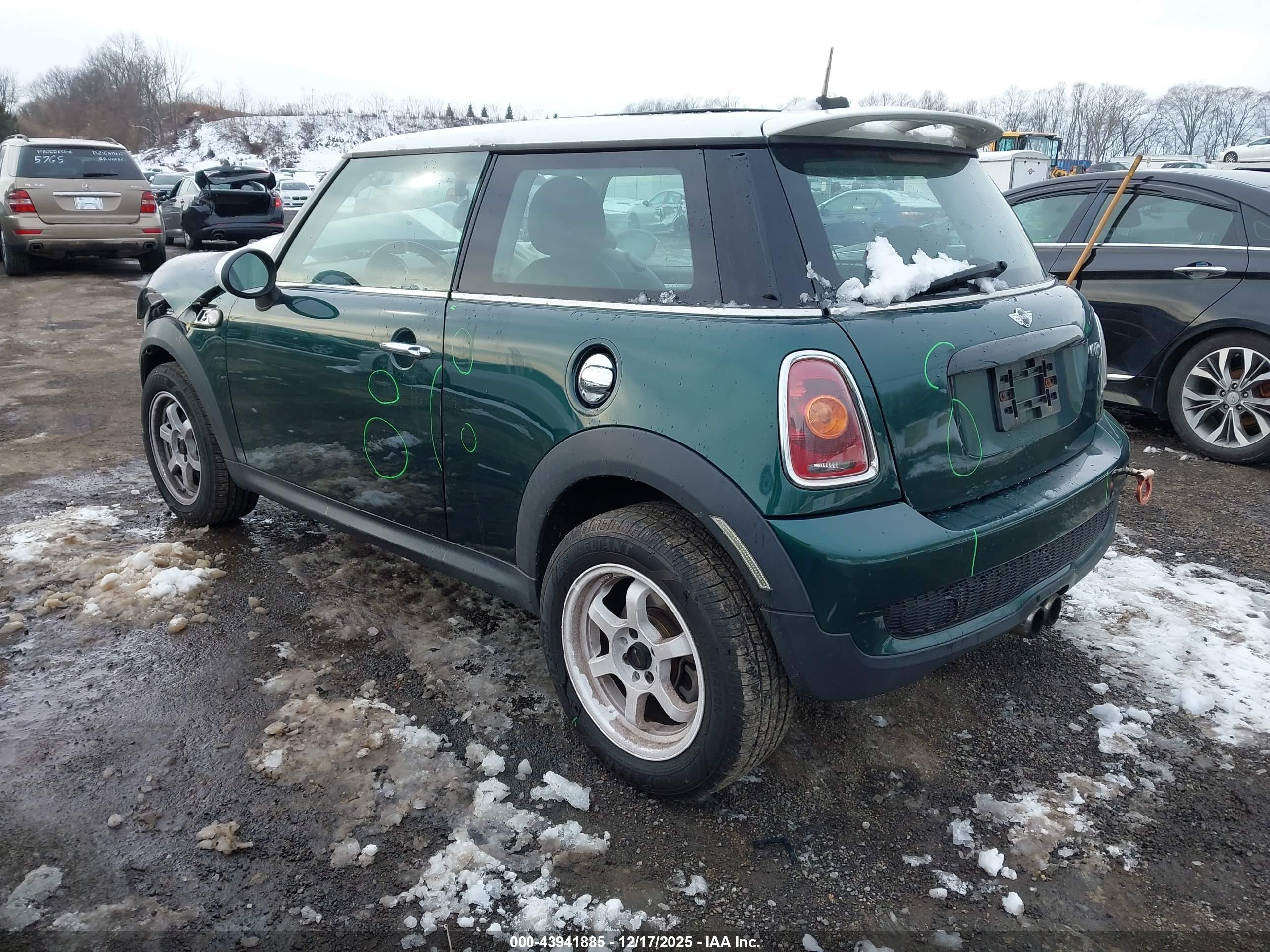 MINI COOPER image 3