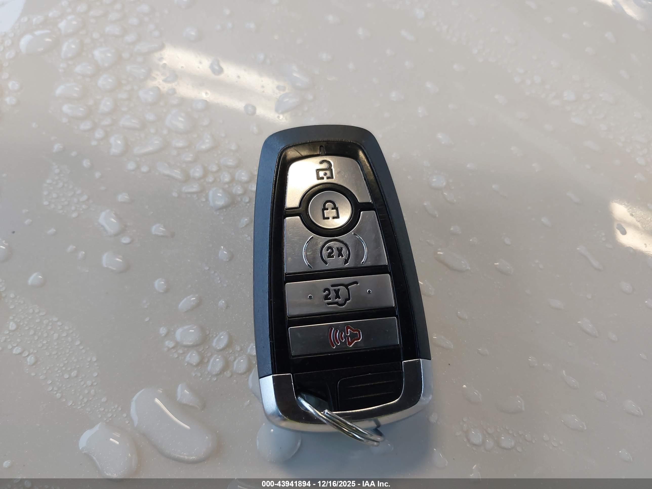 FORD ESCAPE image 11