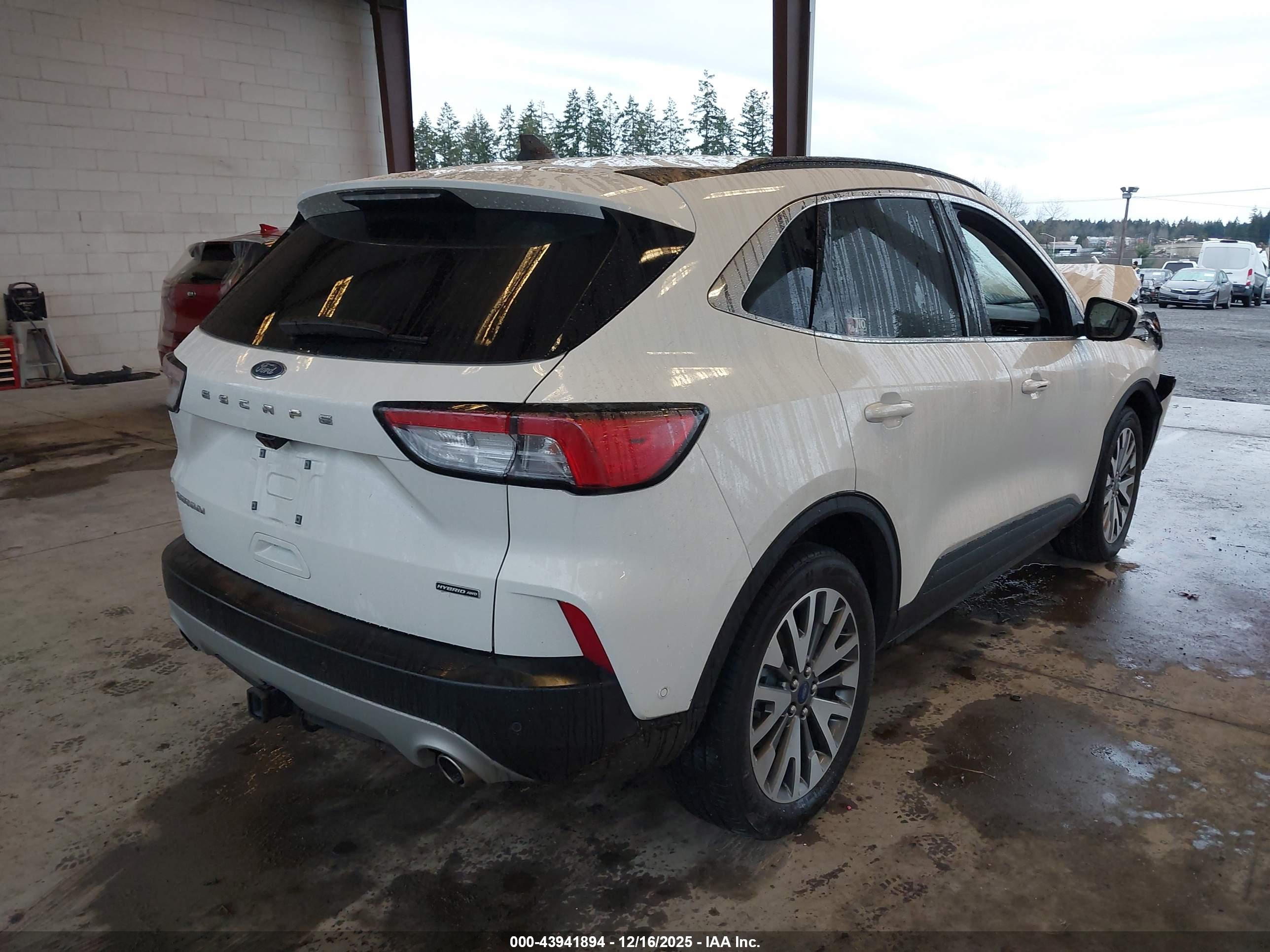 FORD ESCAPE image 4