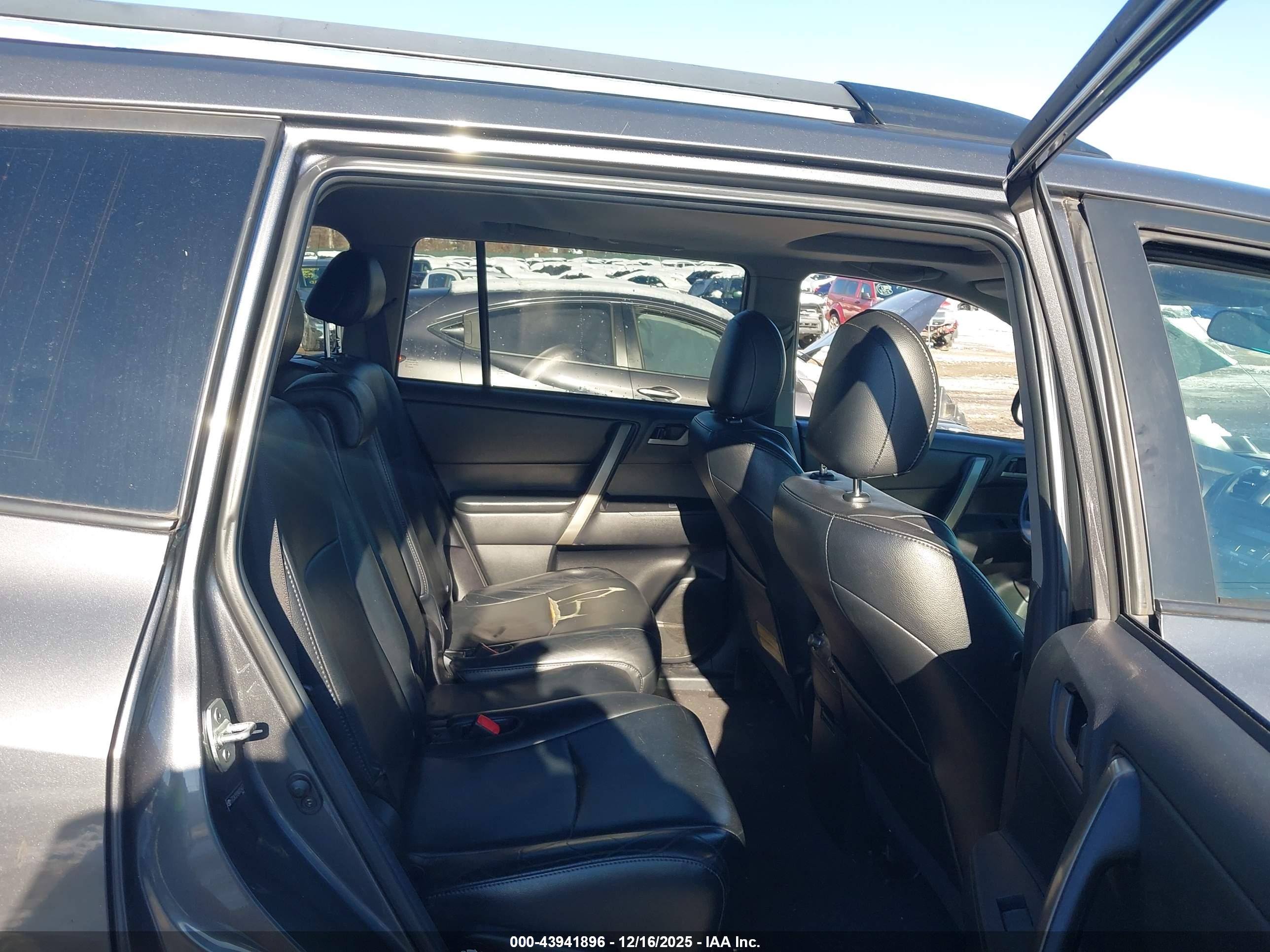 TOYOTA HIGHLANDER image 8